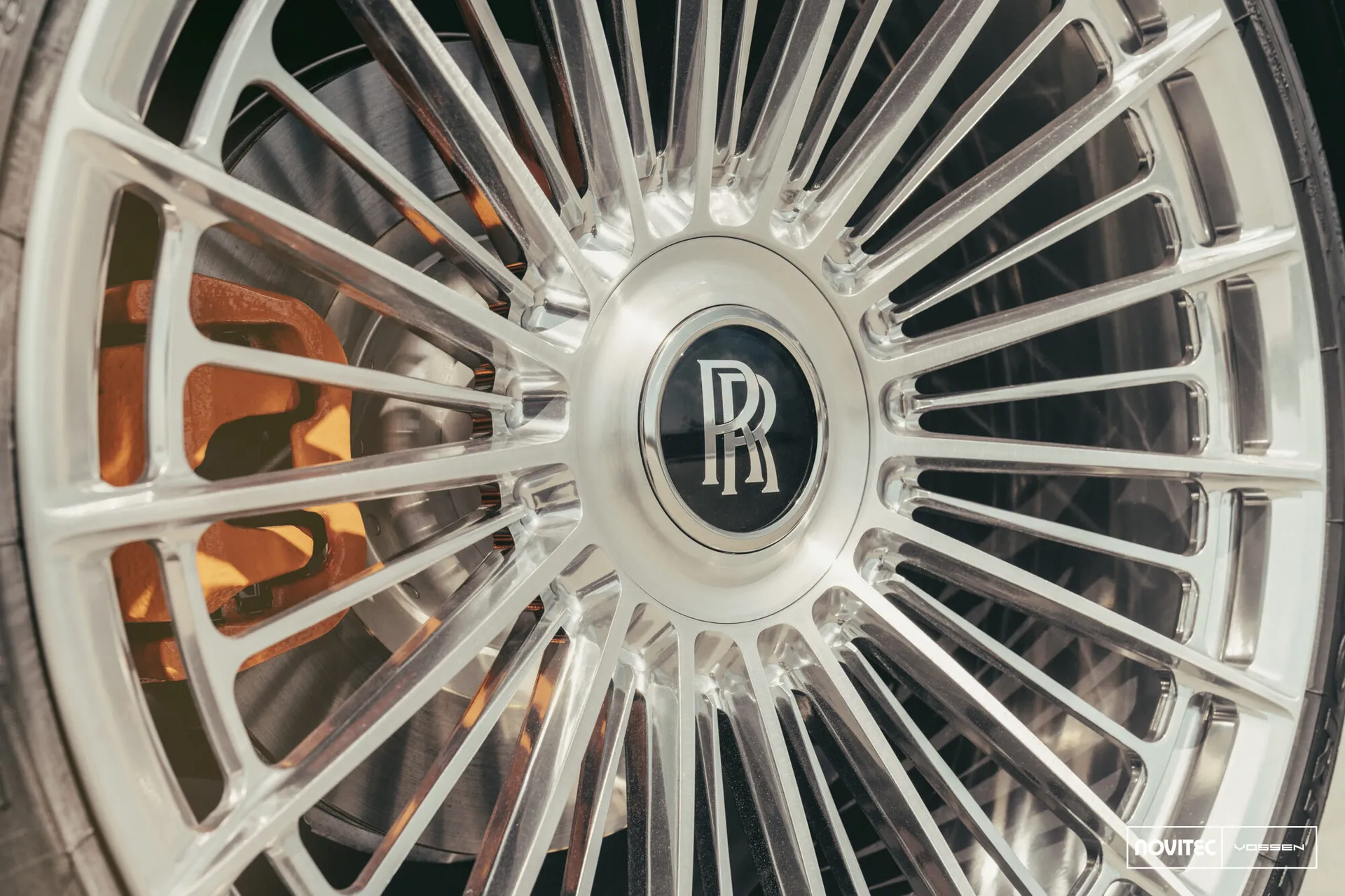 Rolls Royce Cullinan, 13