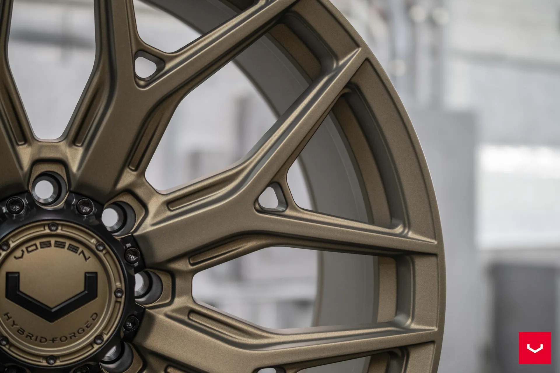 Terra Bronze, 7