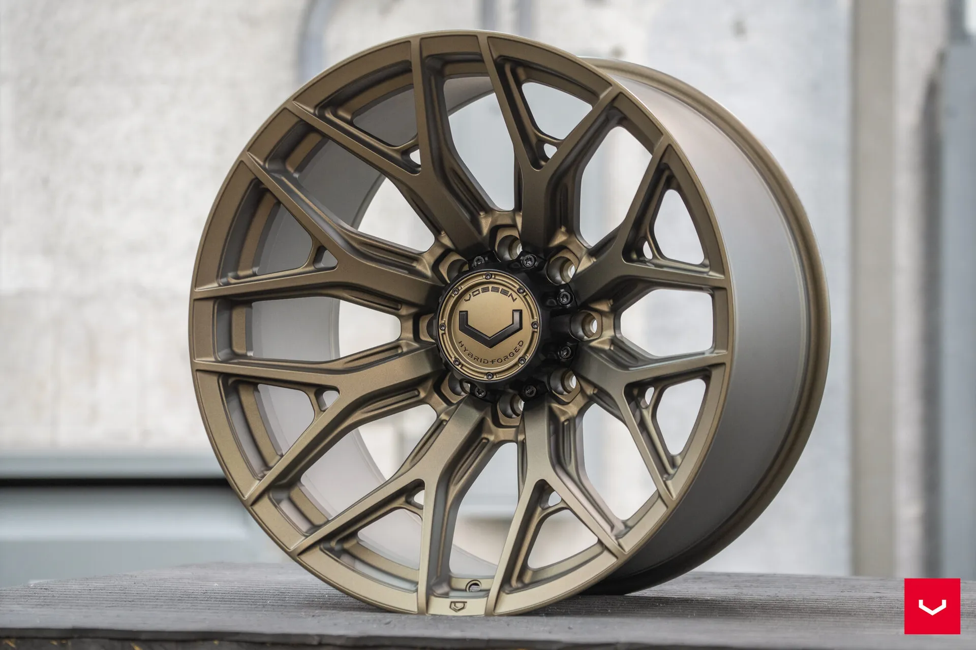 Terra Bronze, 13