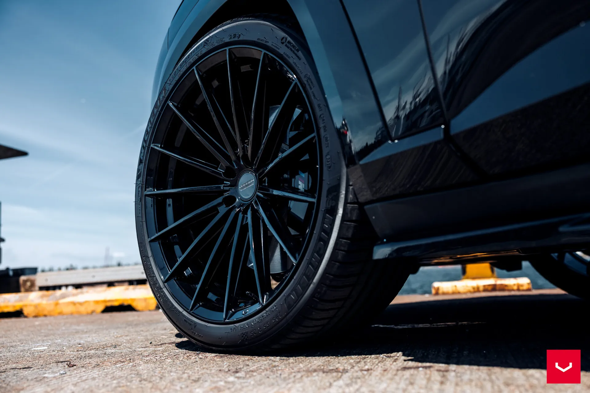 BMW XM, 11