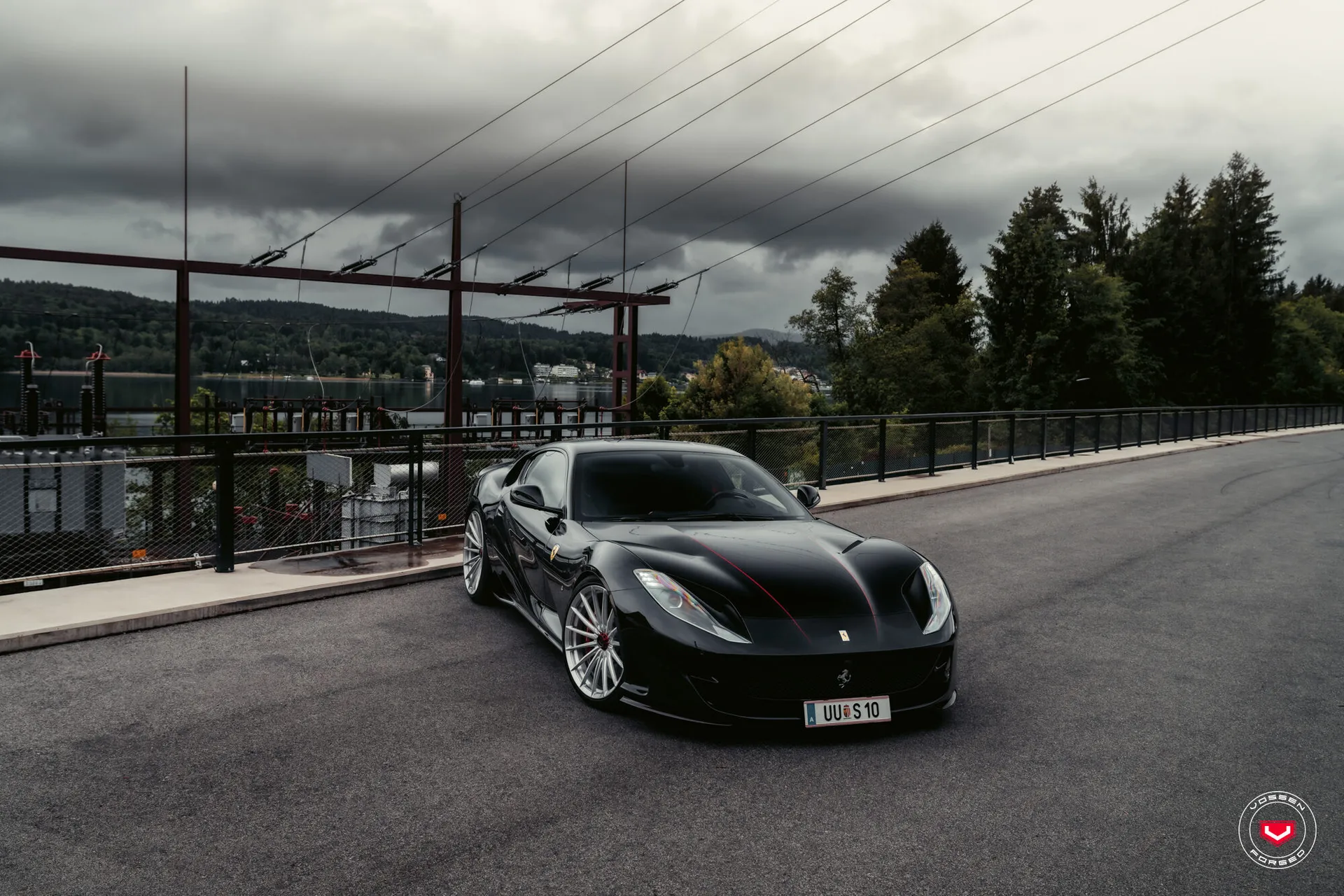 Ferrari 812, 12