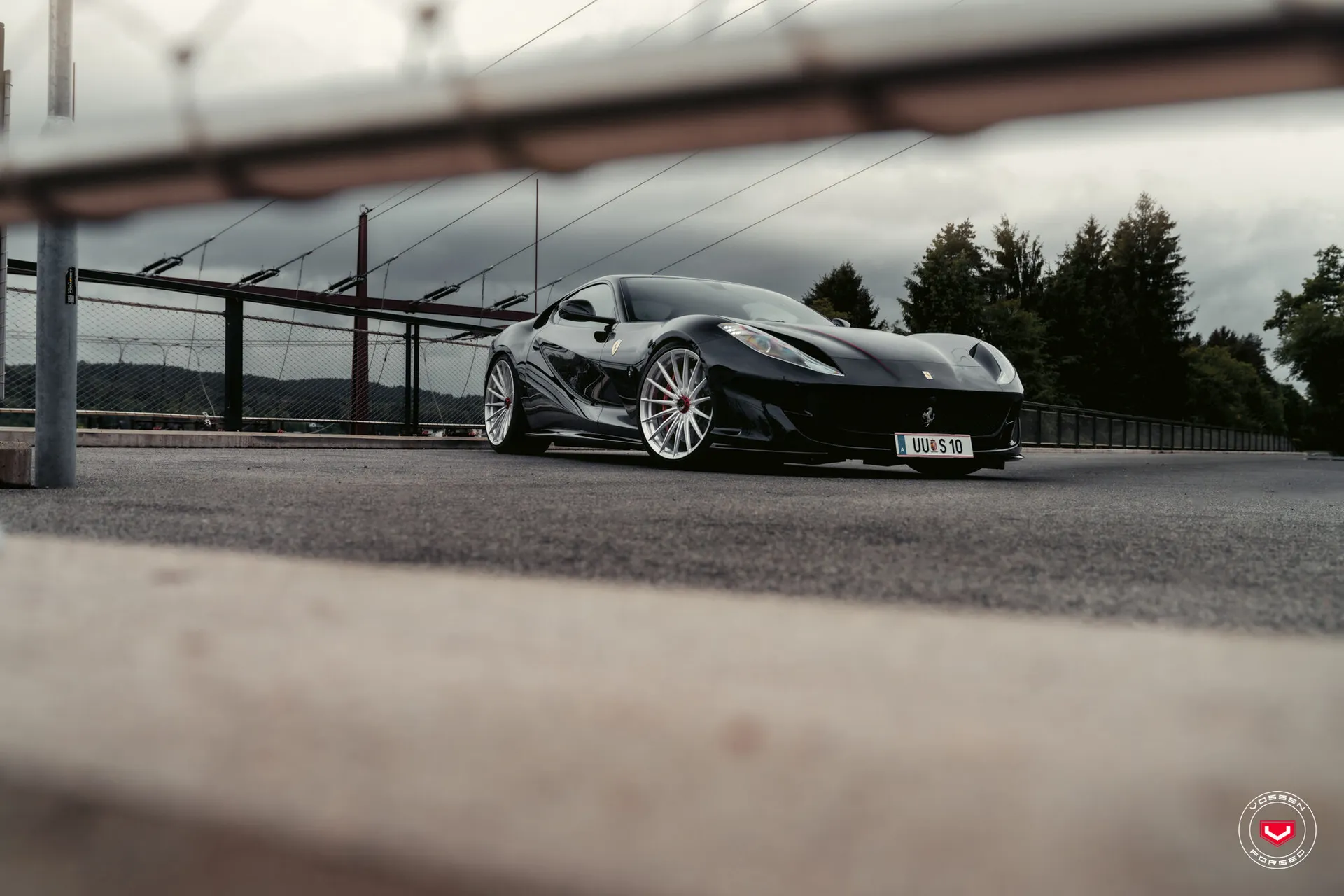 Ferrari 812, 10