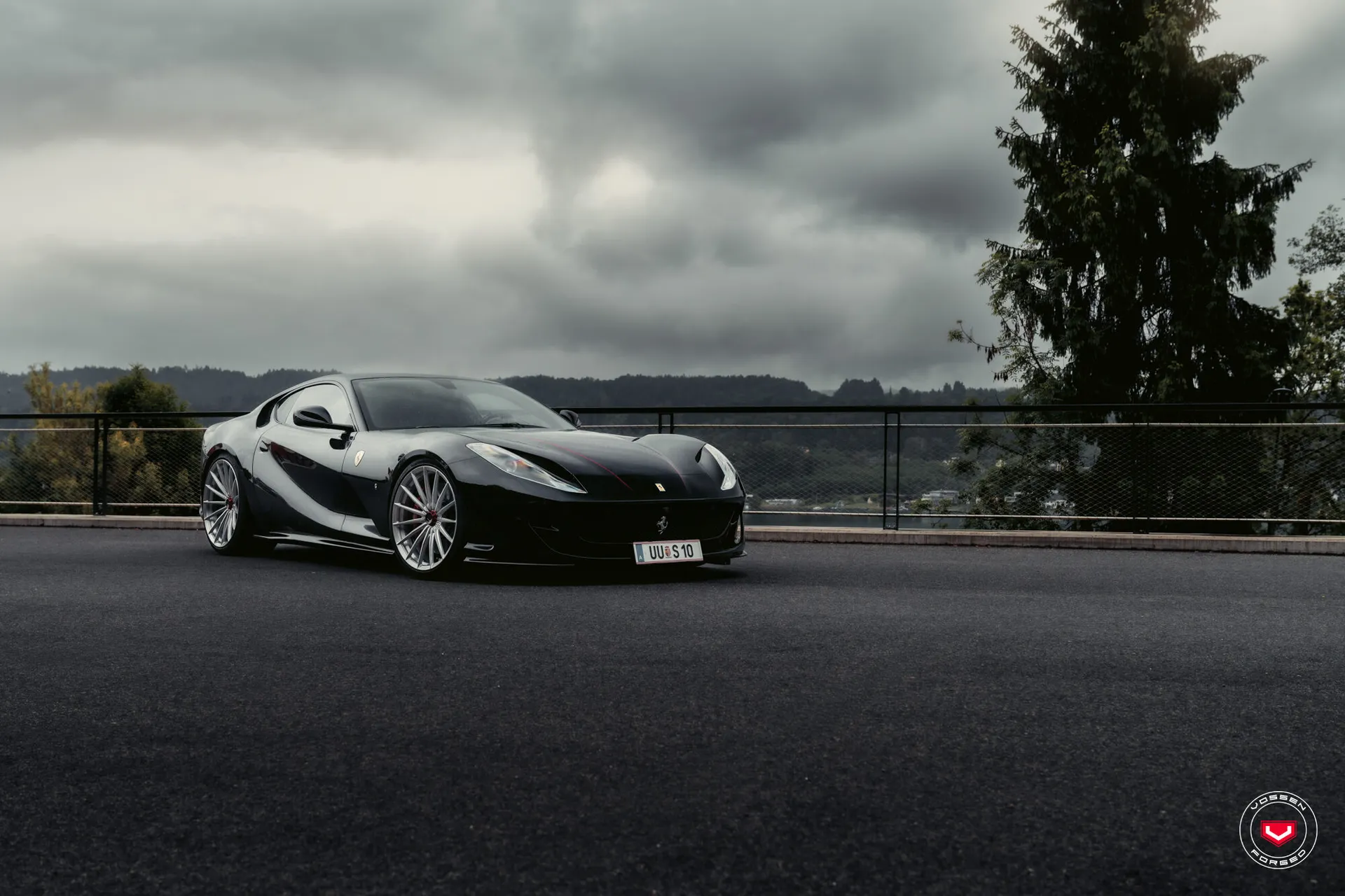 Ferrari 812, 1