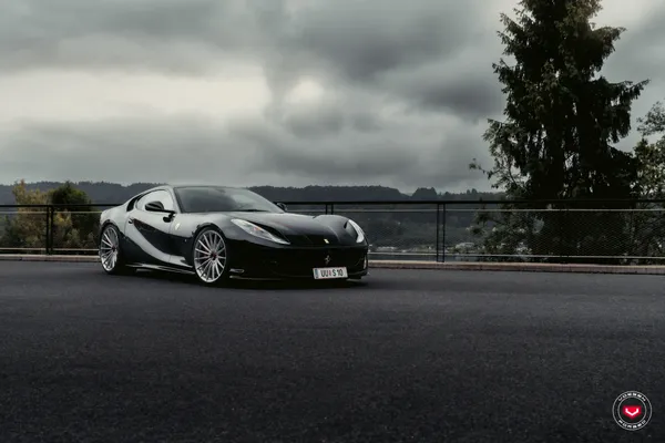 Ferrari 812