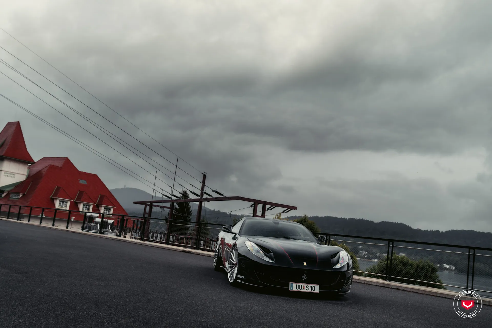 Ferrari 812, 4