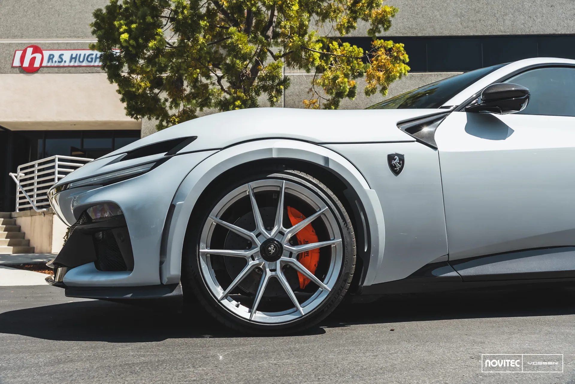 Ferrari Purosangue, 12