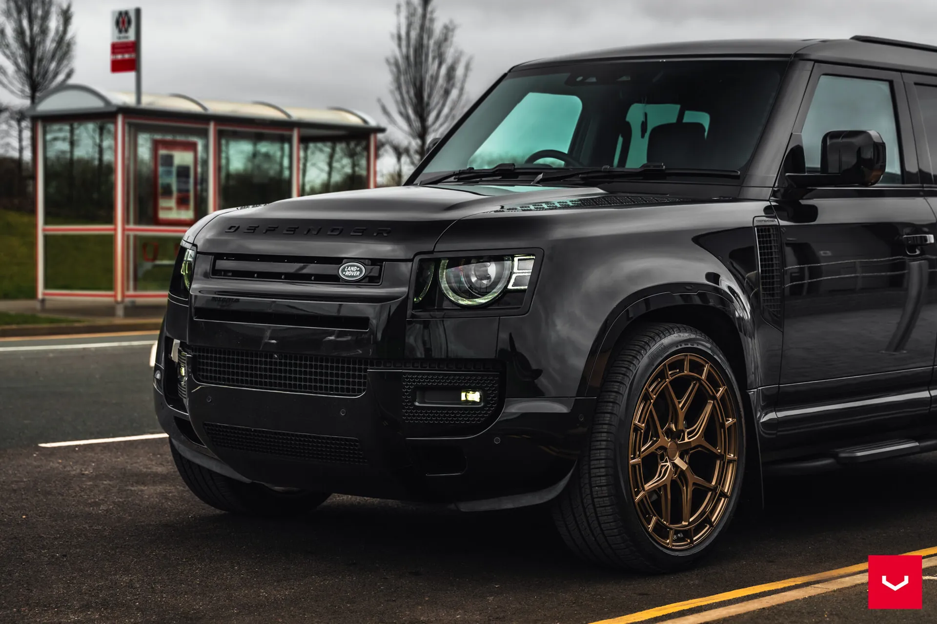Land Rover Defender, 8