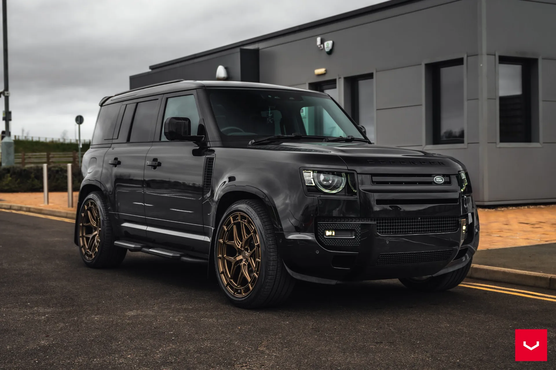 Land Rover Defender, 7