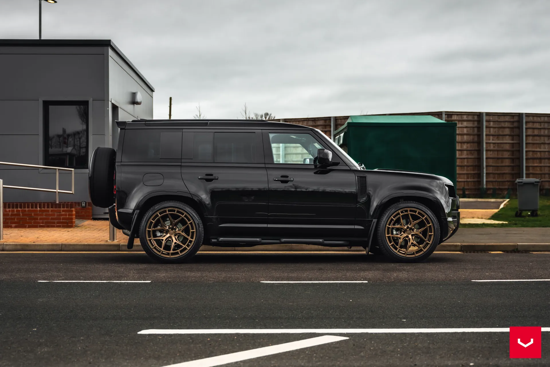 Land Rover Defender, 2