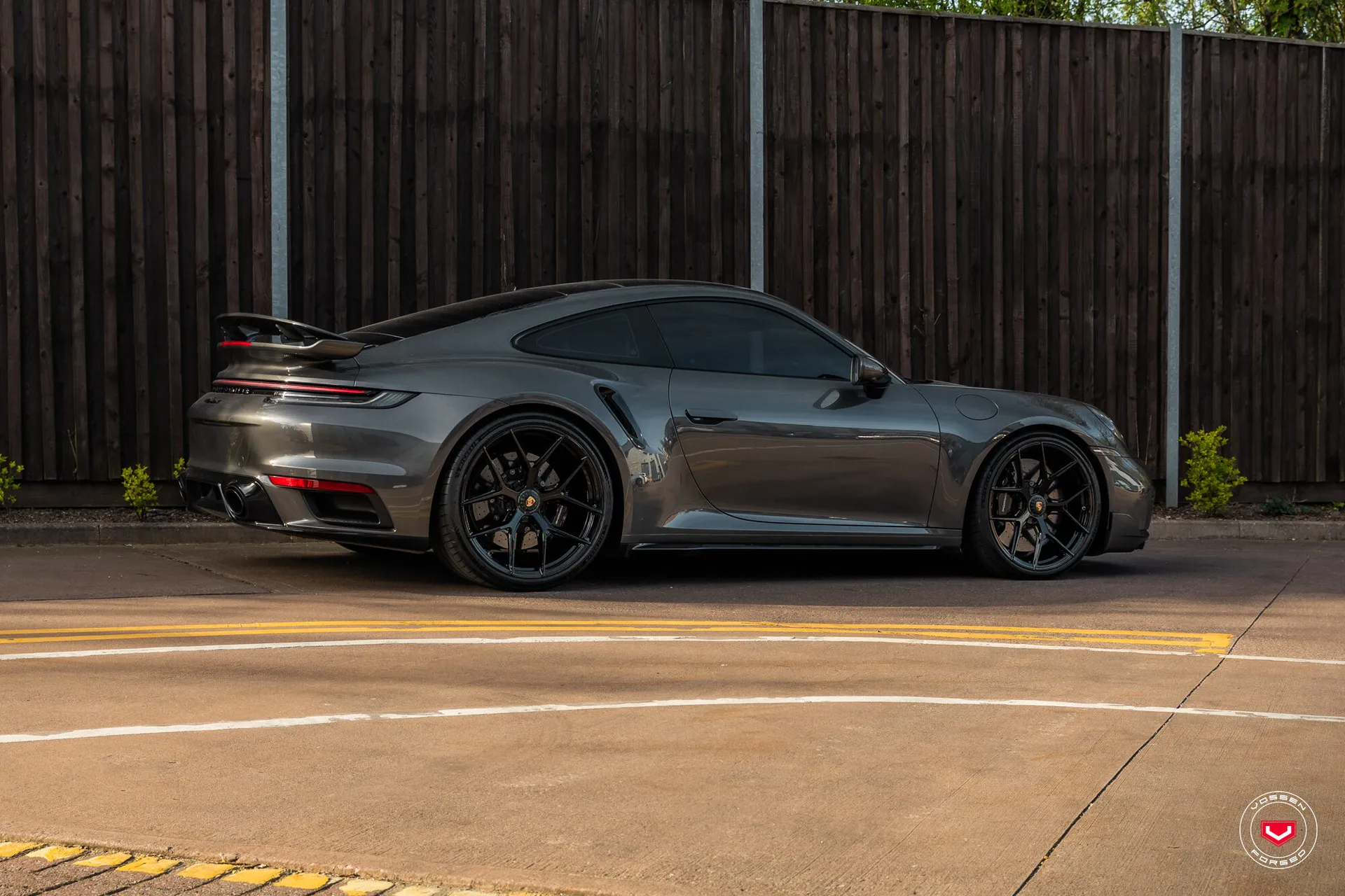 Porsche 992, 13