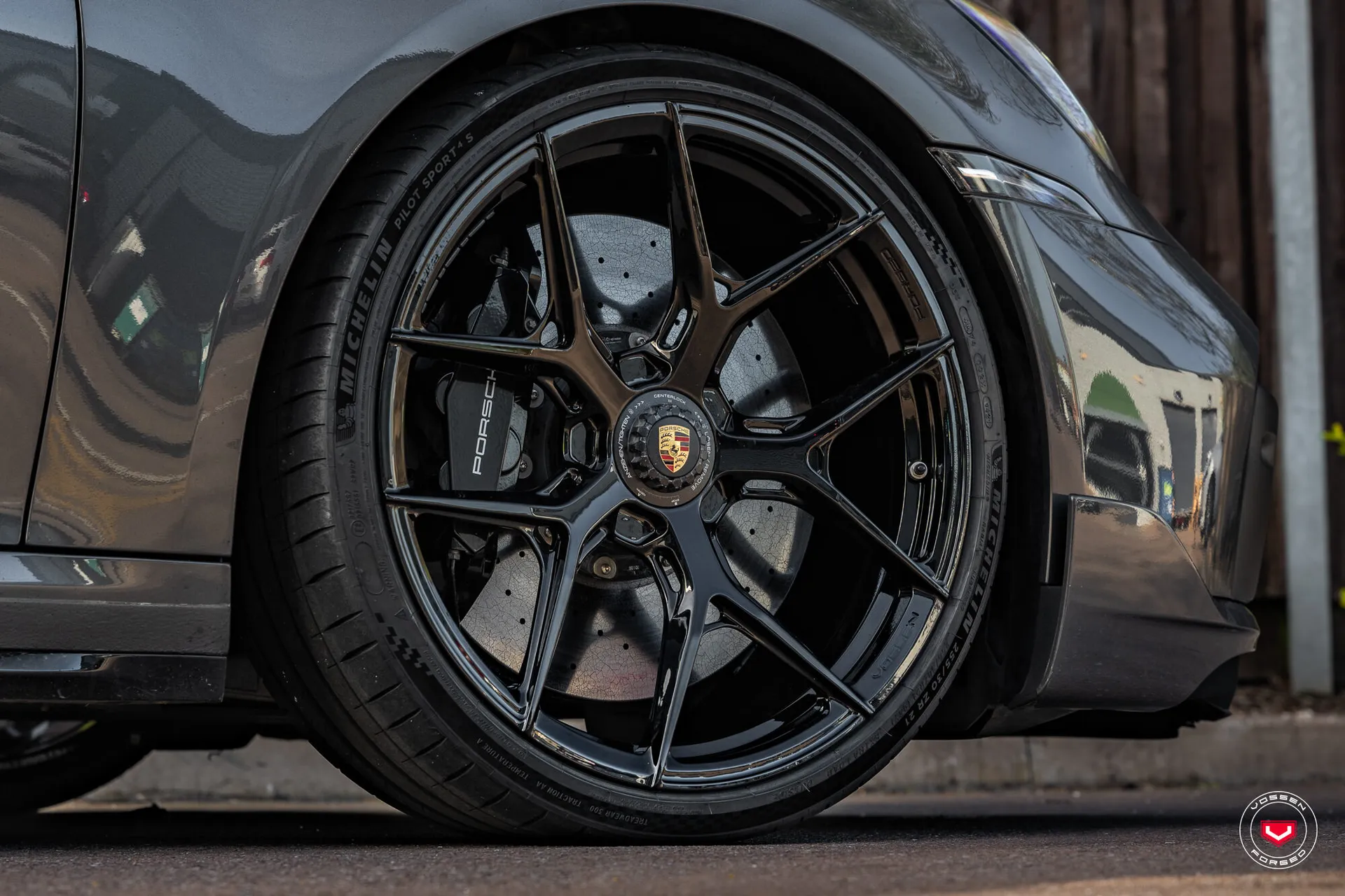 Porsche 992, 12