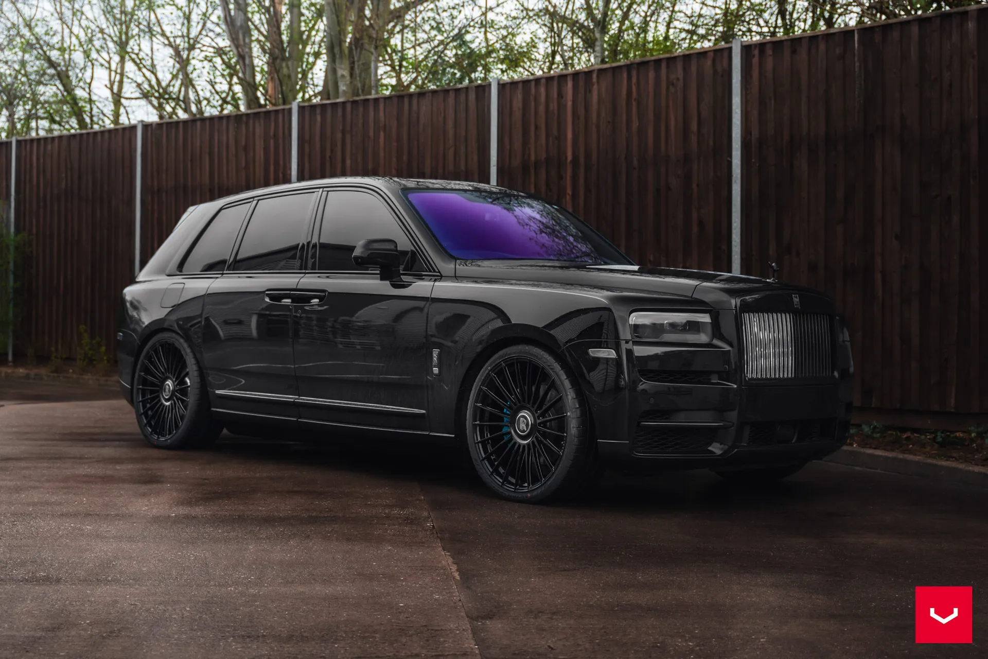 Rolls Royce Cullinan, 3