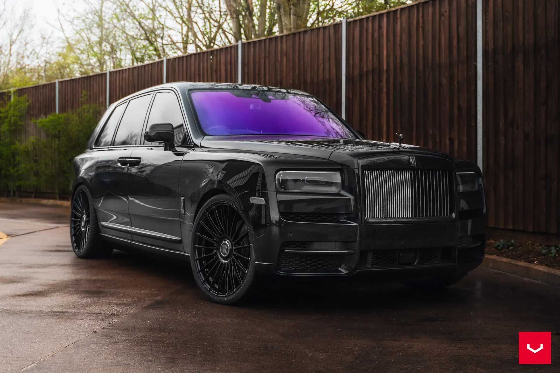 Rolls Royce Cullinan, 12