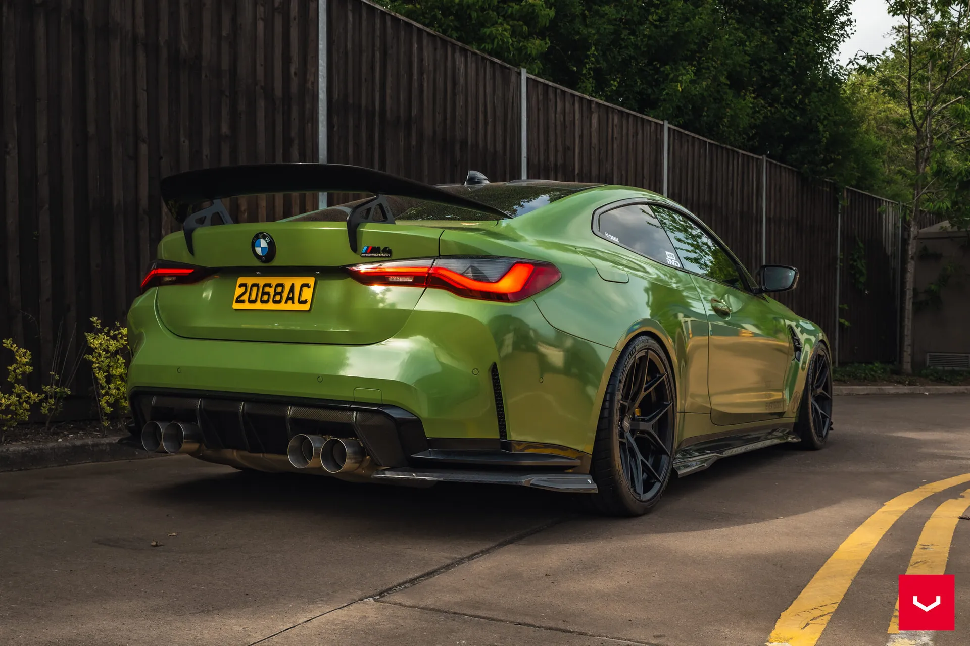 BMW 4 Series / M4, 16