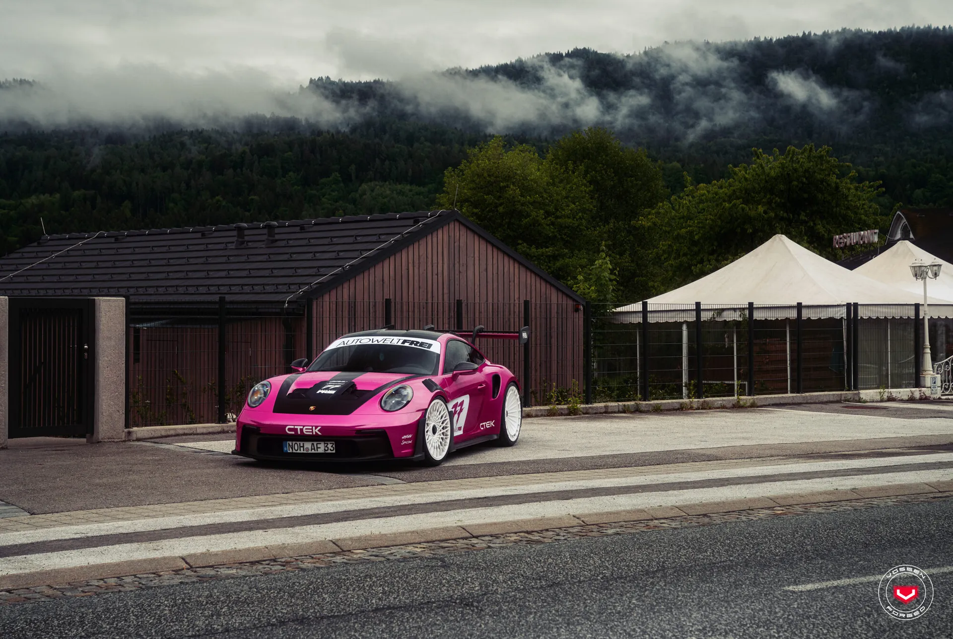Porsche 992, 6