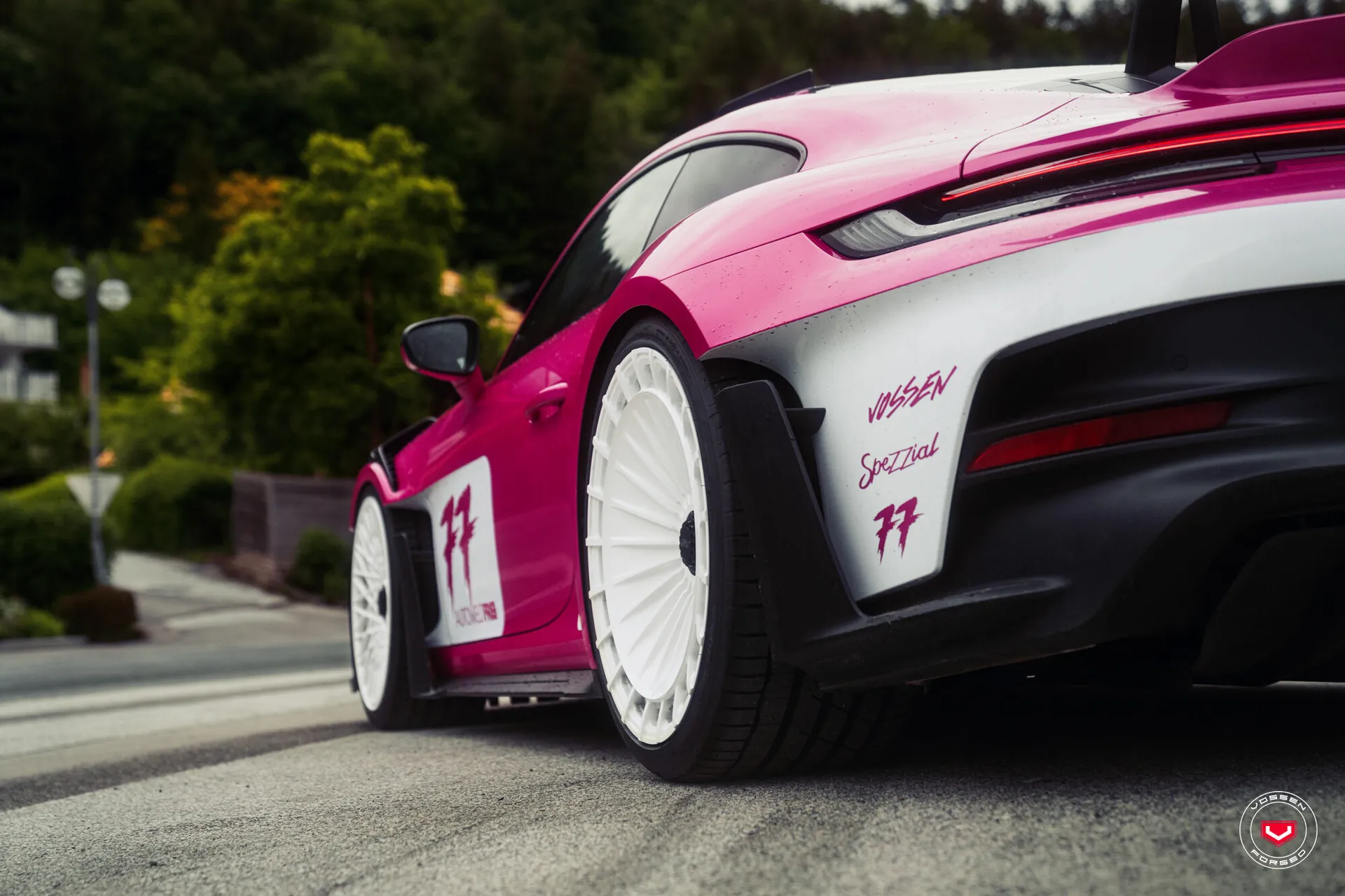 Porsche 992, 13