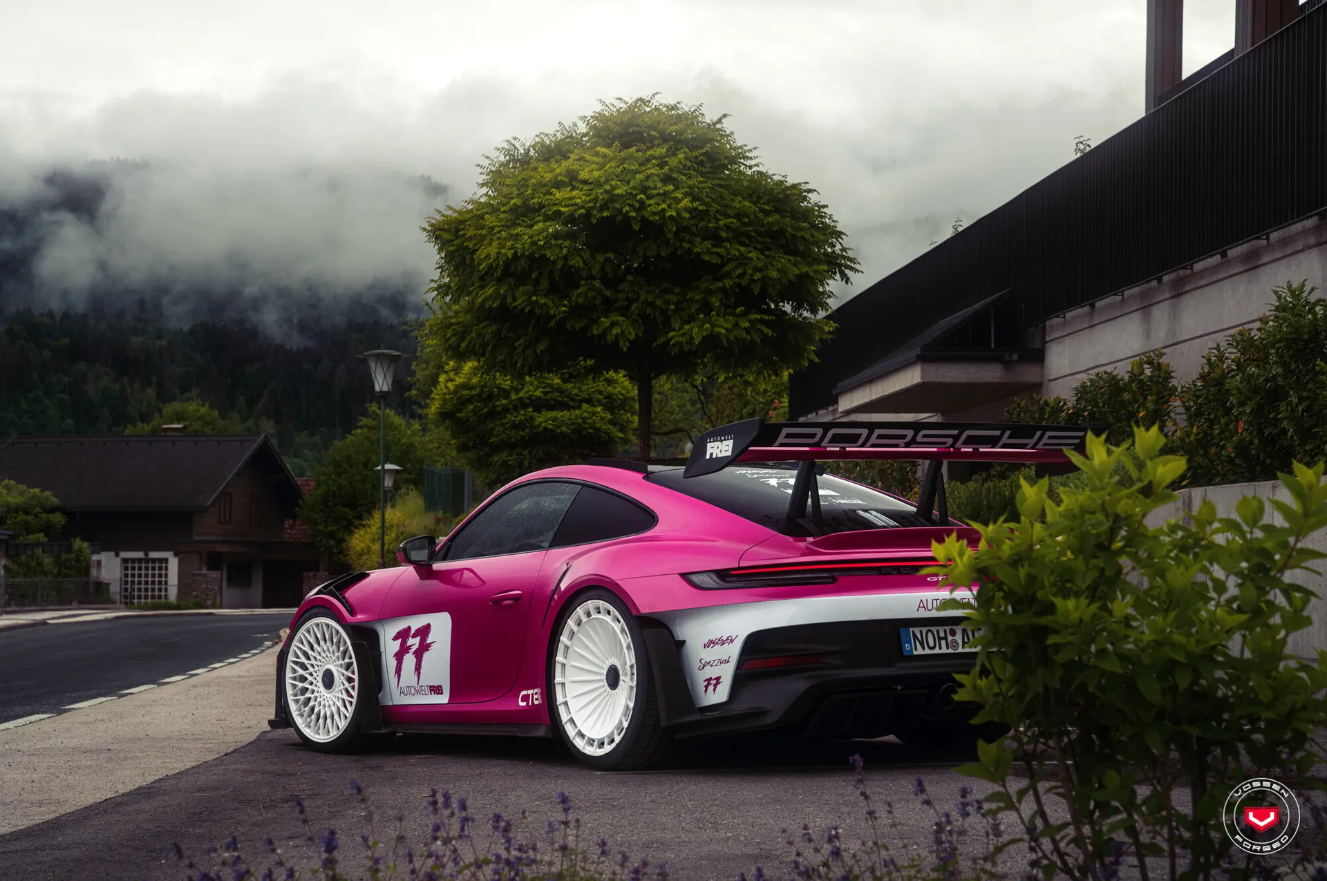 Porsche 992, 4