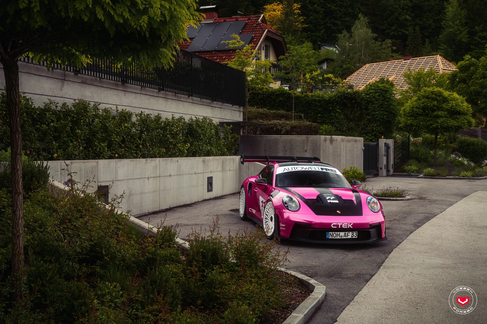 Porsche 992, 8
