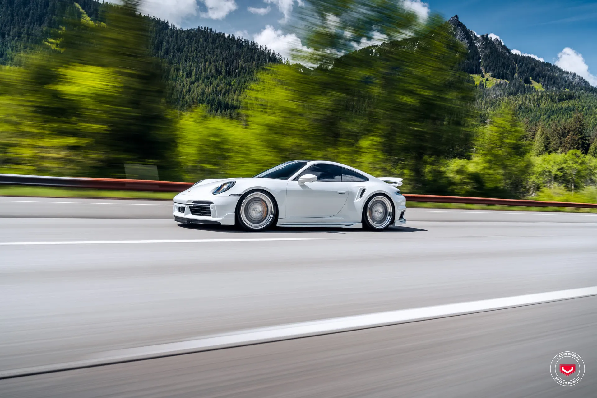 Porsche 992, 9