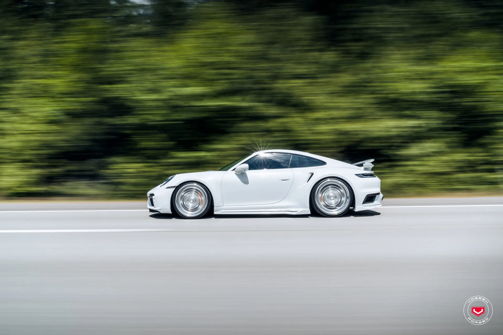 Porsche 992, 6