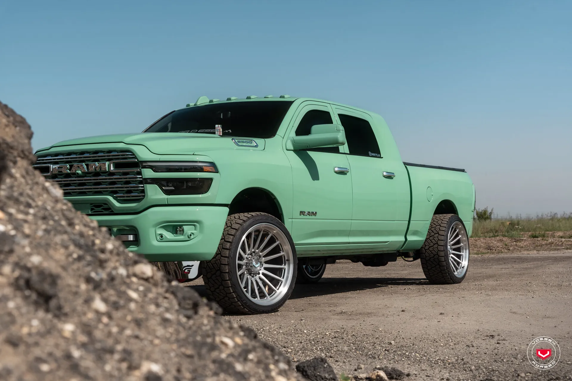 Dodge Ram 2500, 8