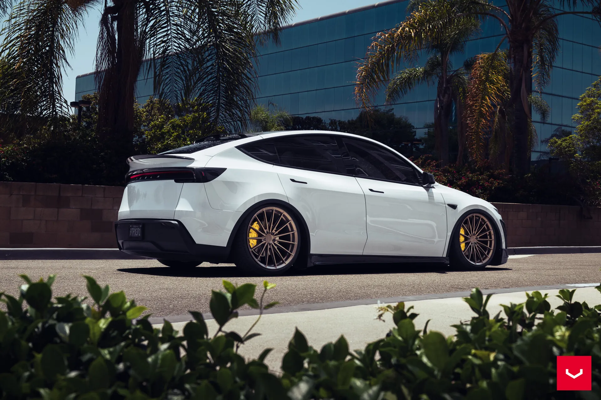 Tesla Model Y, 6