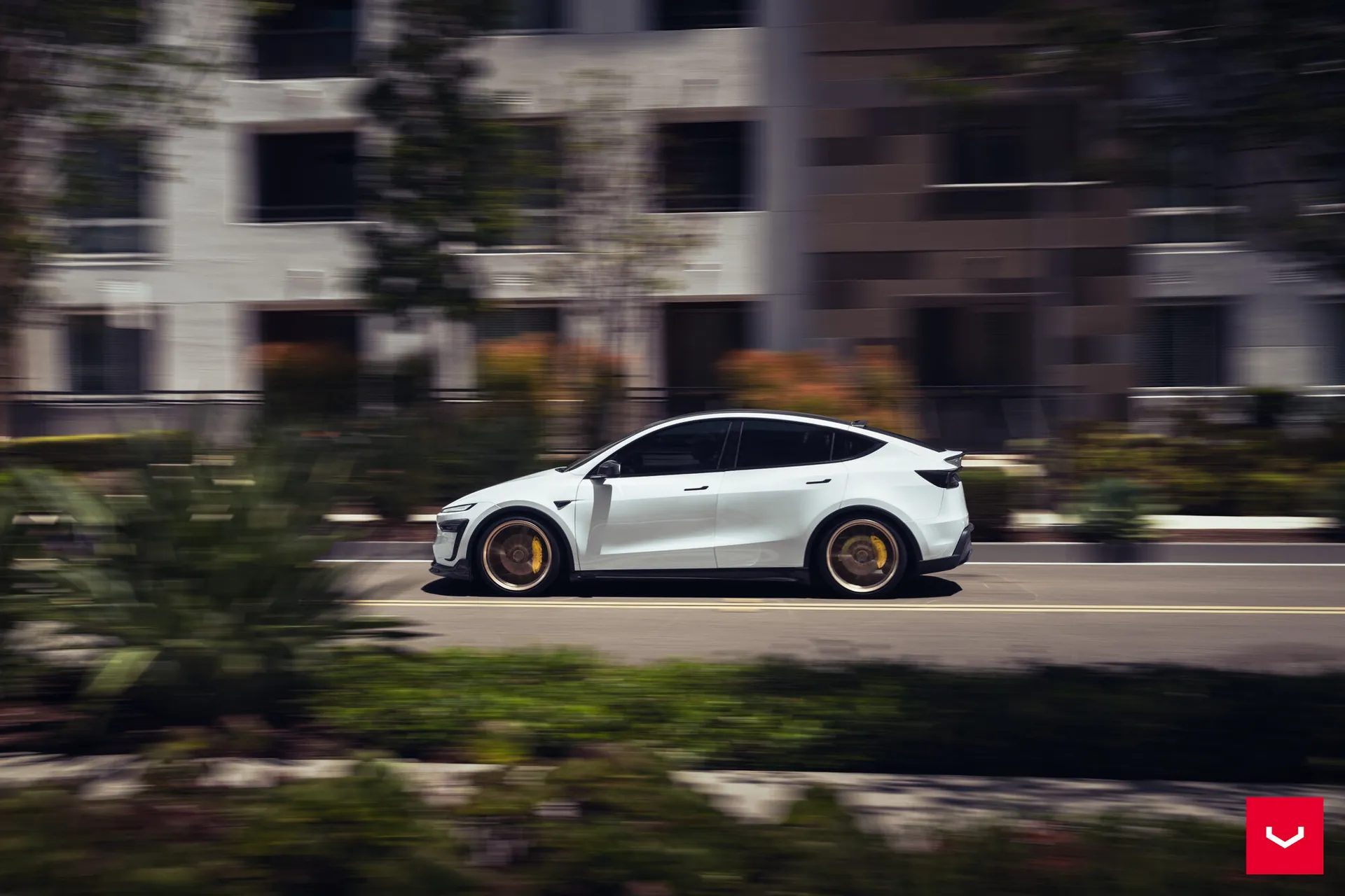 Tesla Model Y, 4