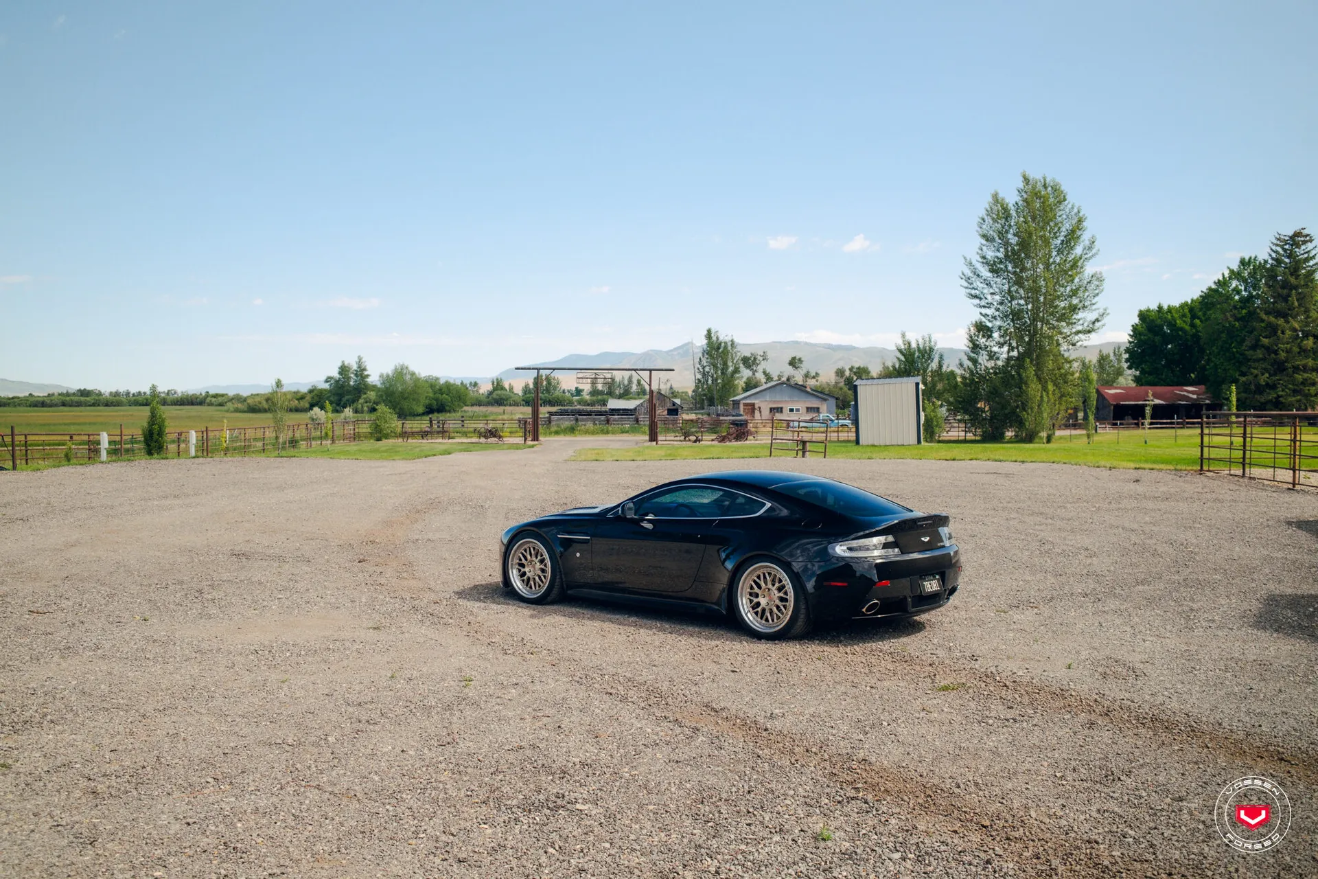 Aston Martin Vantage, 2