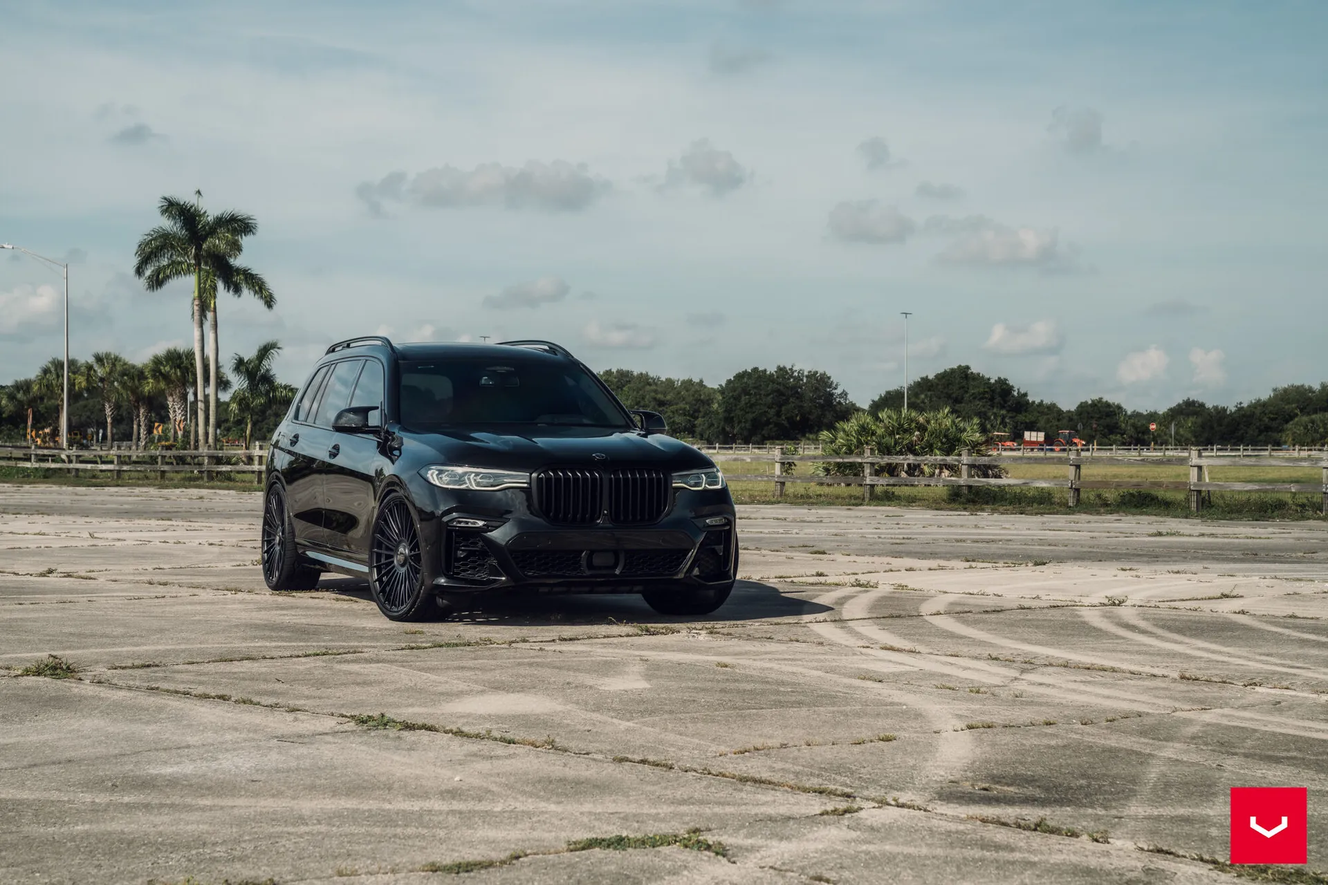 BMW X7 / X7M, 1