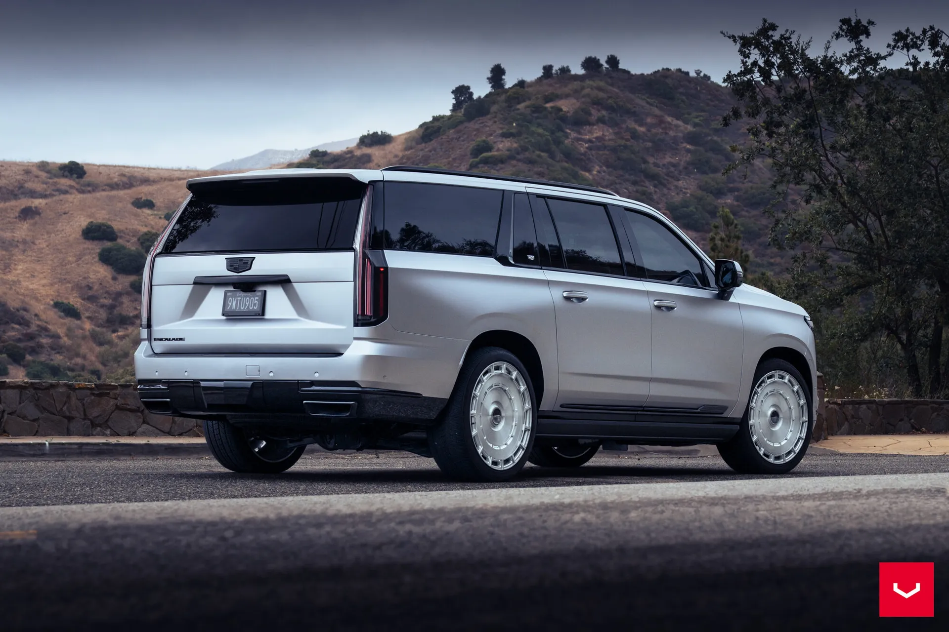 Cadillac Escalade, 10