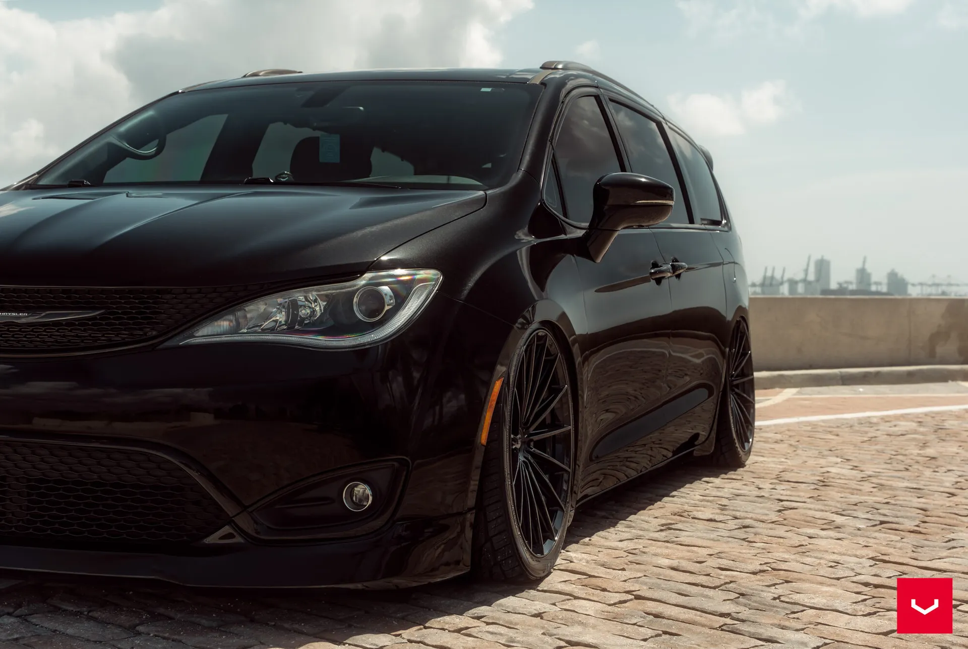 Chrysler Pacifica, 4