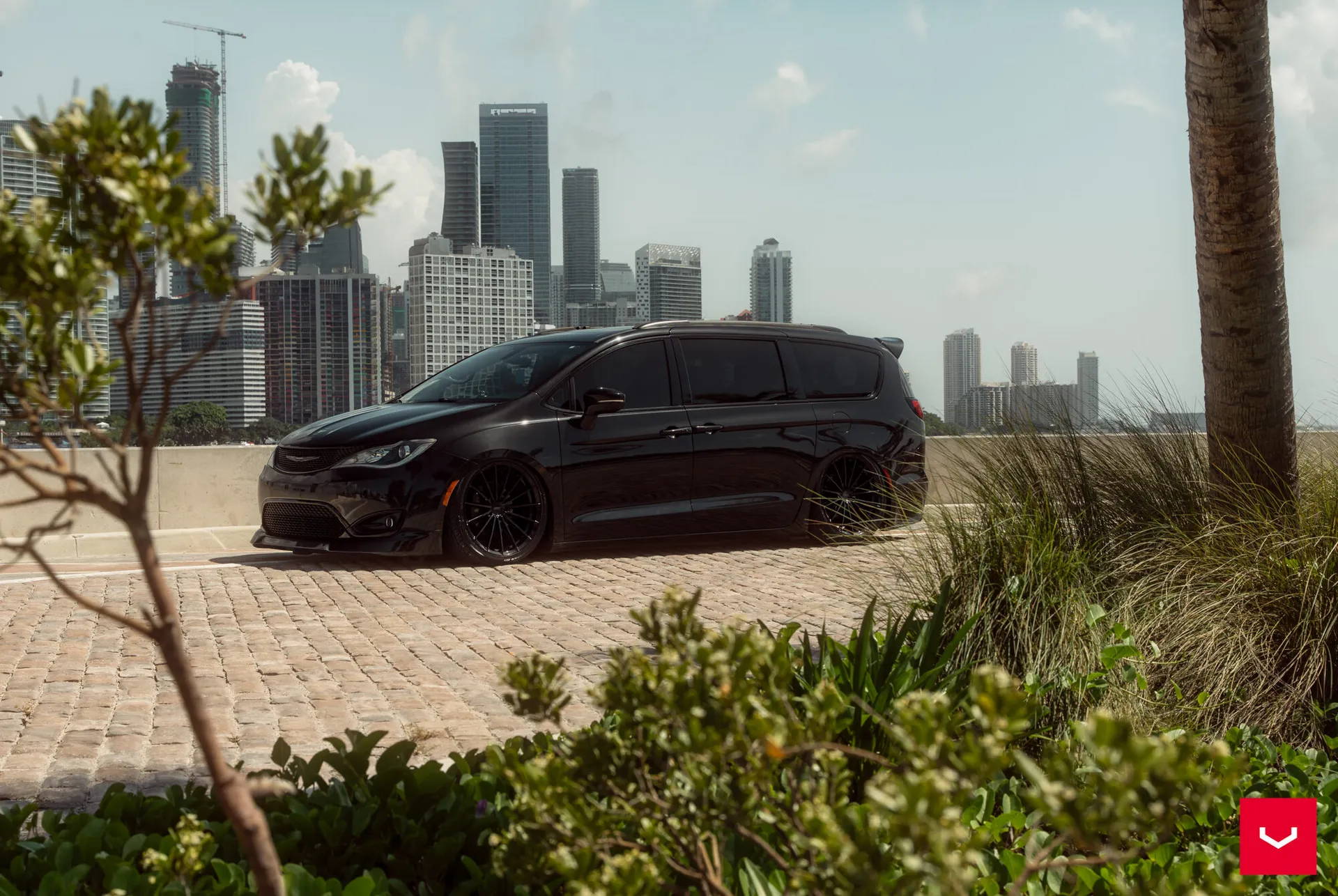 Chrysler Pacifica, 6