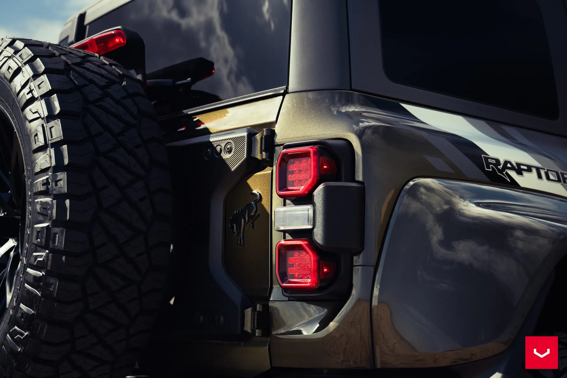 Ford Bronco, 16