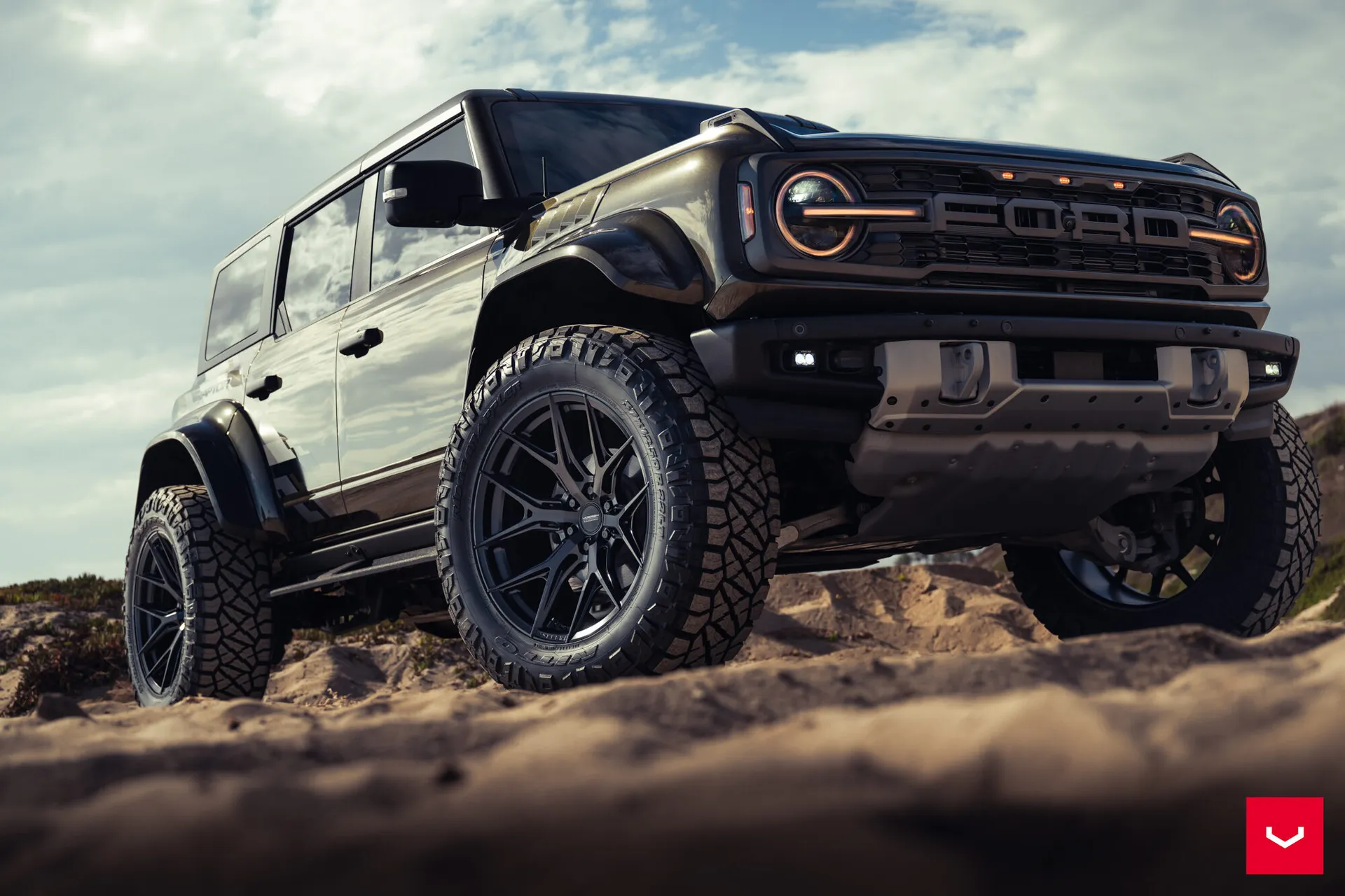 Ford Bronco, 12