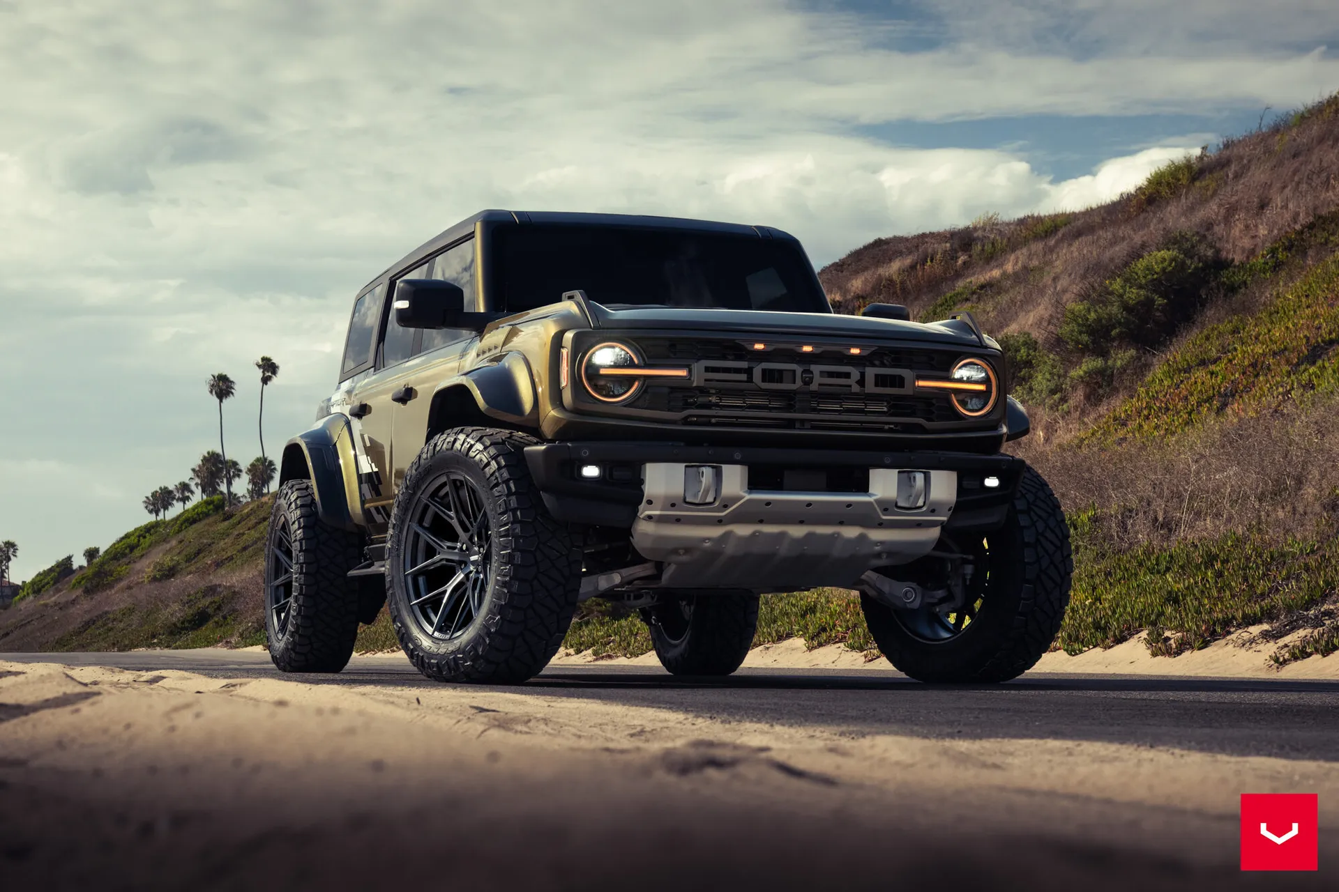 Ford Bronco, 1