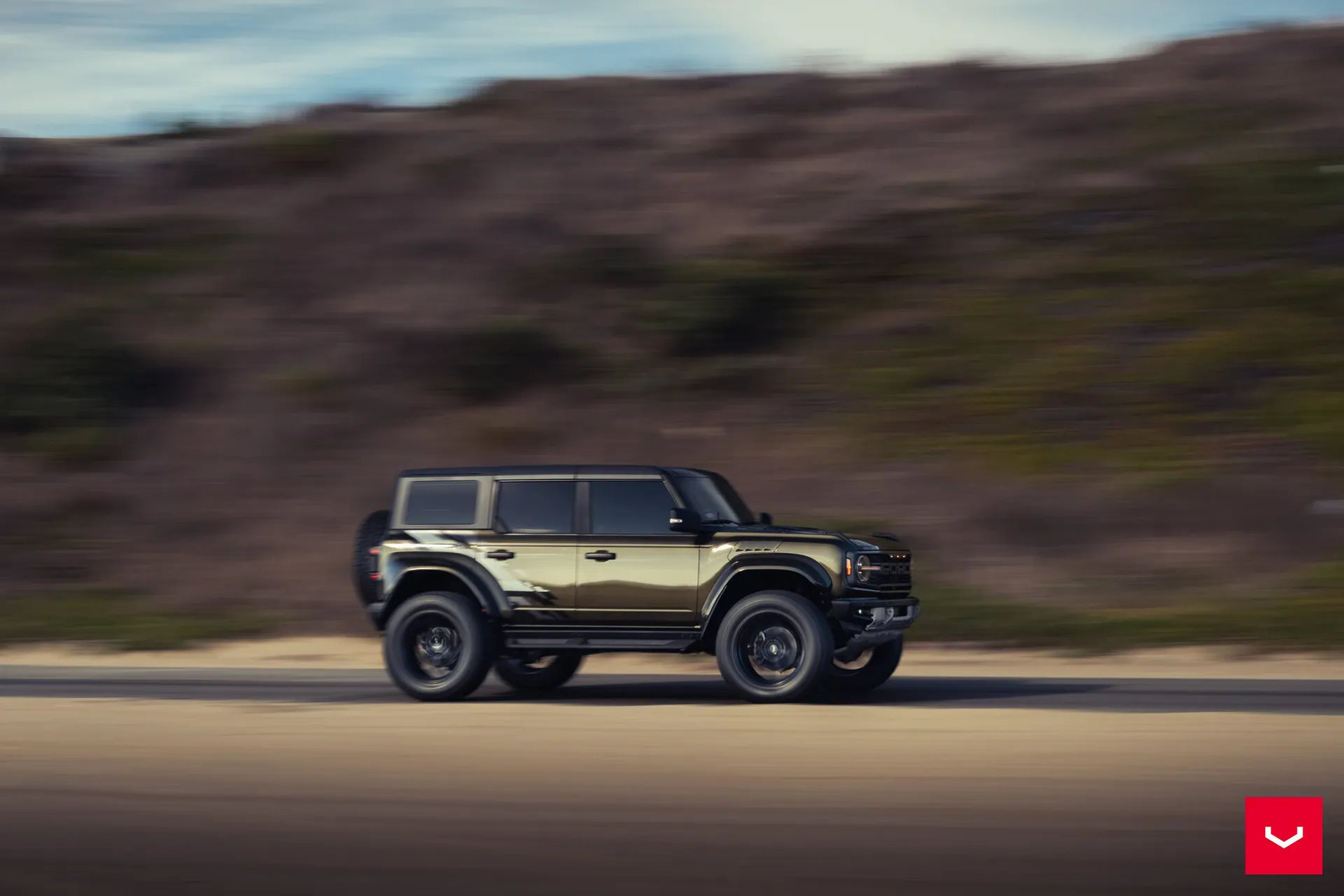 Ford Bronco, 3