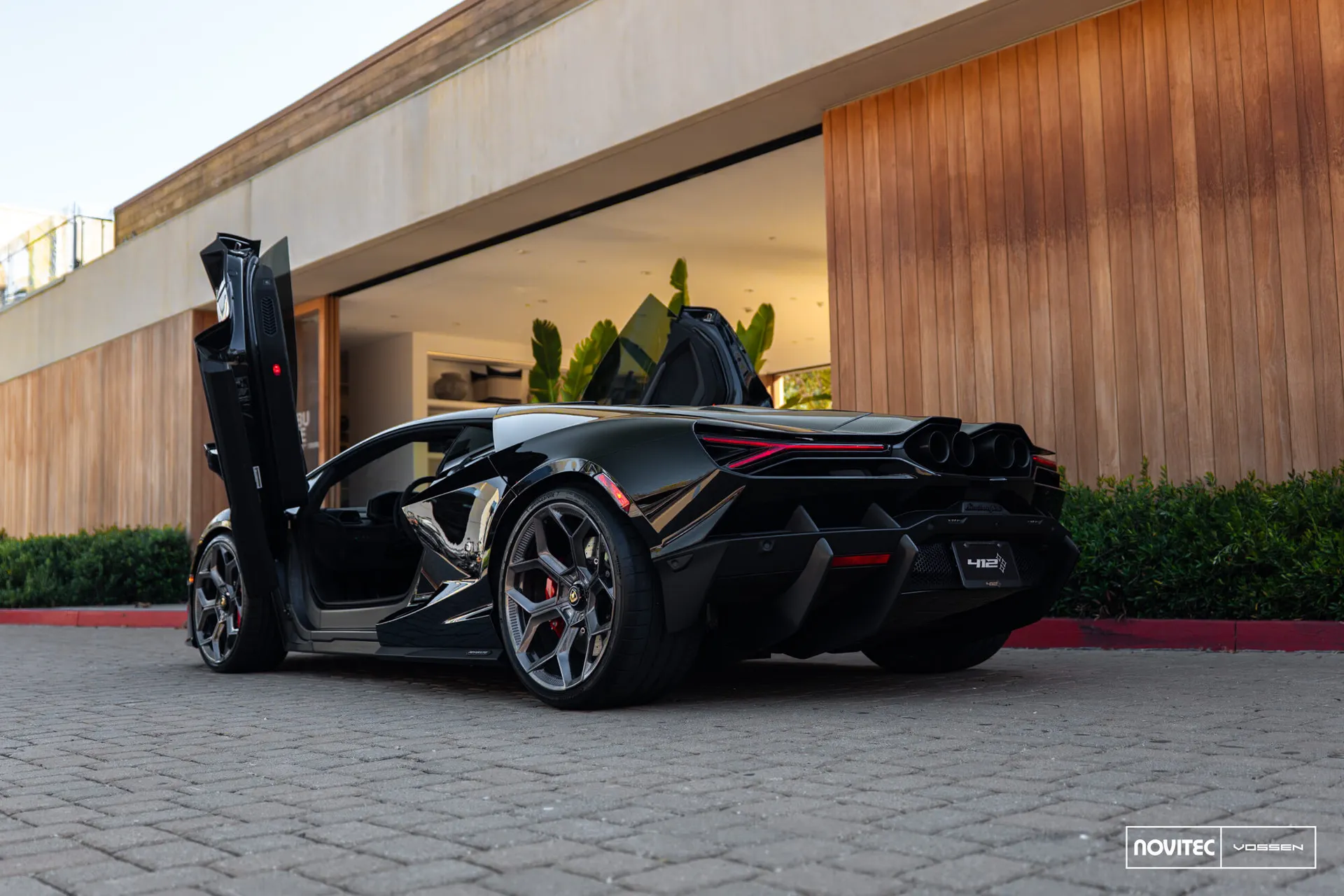 Lamborghini Revuelto, 11