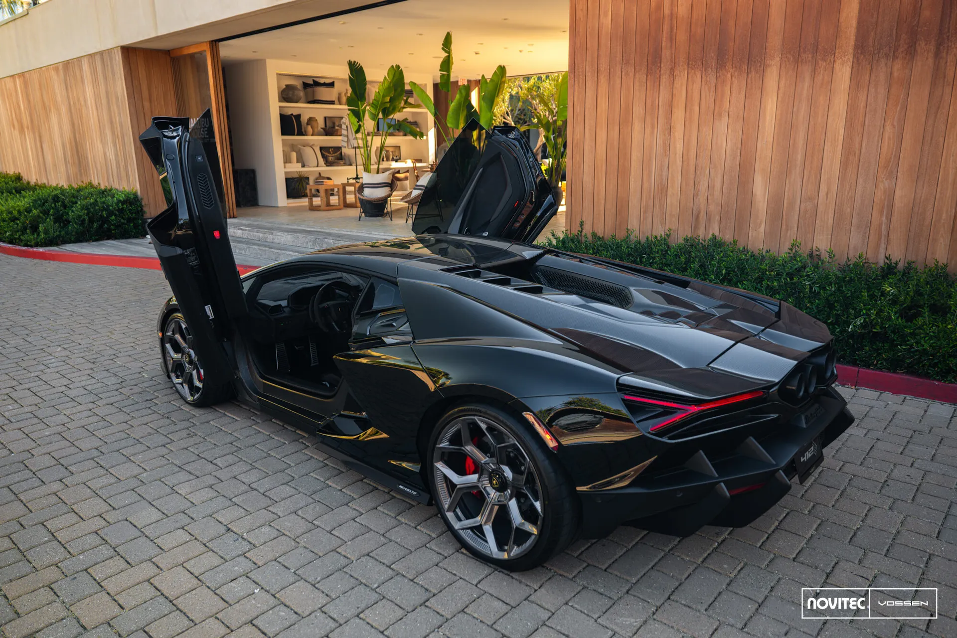 Lamborghini Revuelto, 9