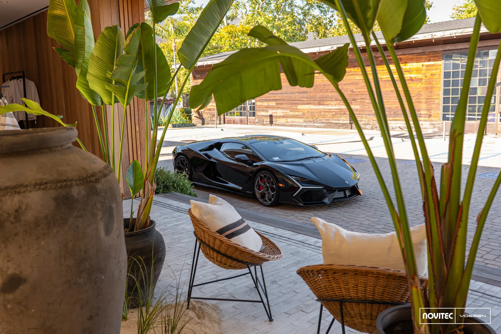 Lamborghini Revuelto, 3