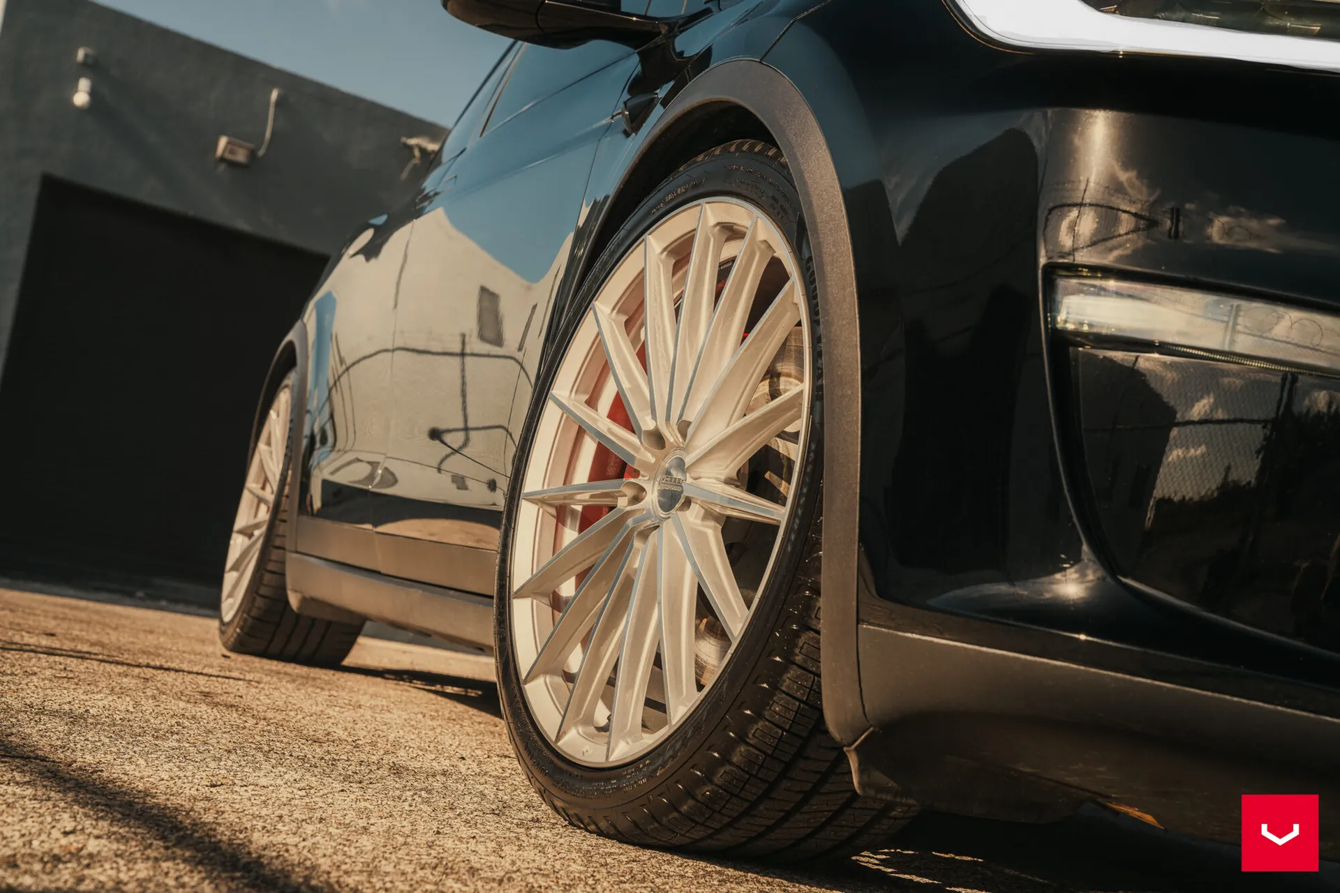 Tesla Model X, 12