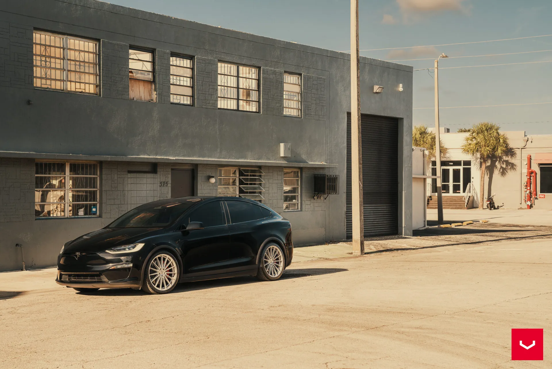 Tesla Model X, 5
