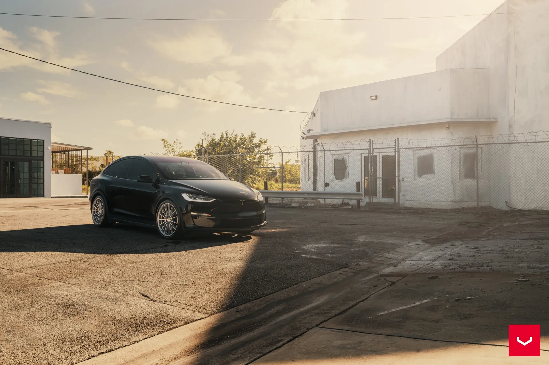 Tesla Model X, 1