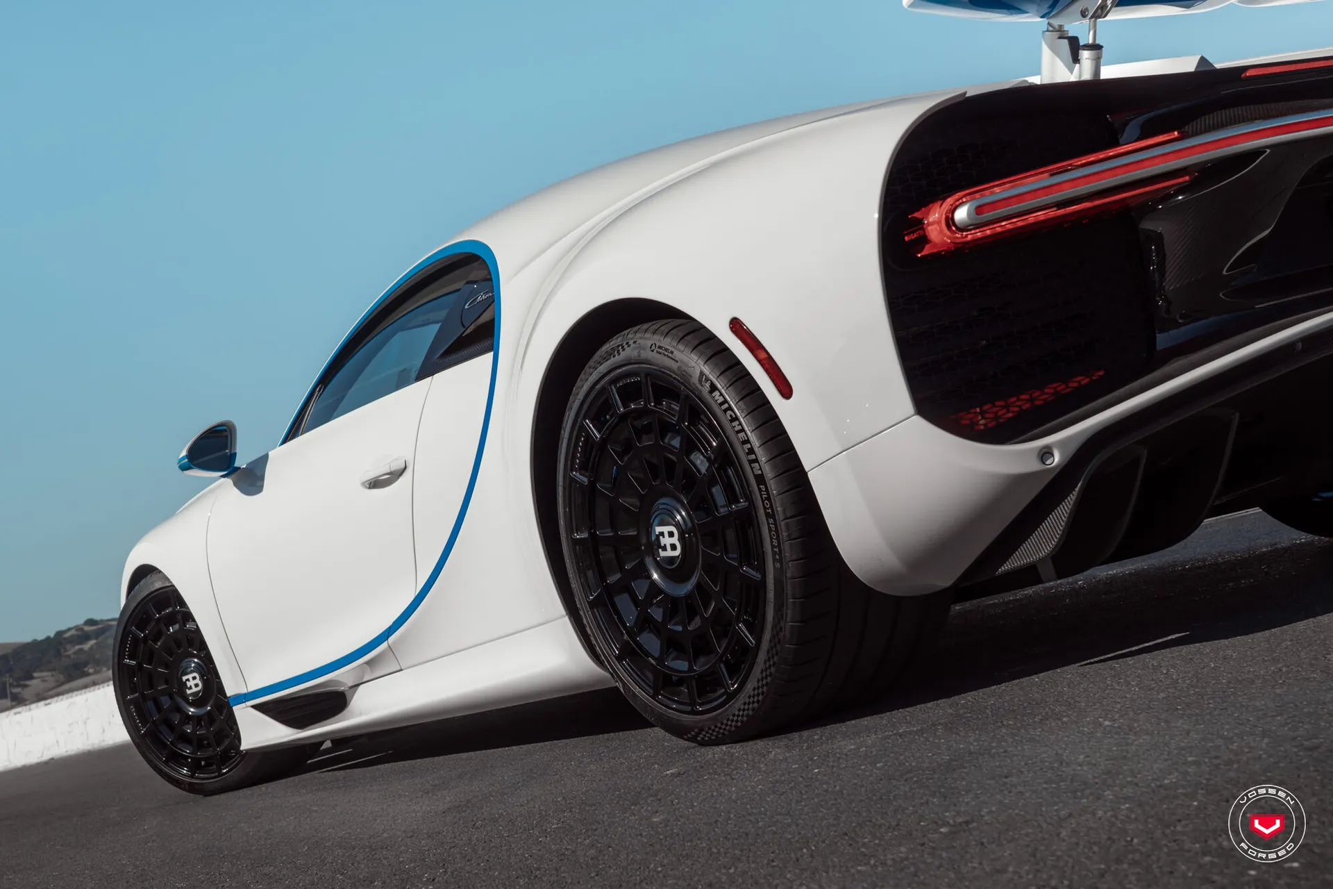Bugatti Chiron, 5