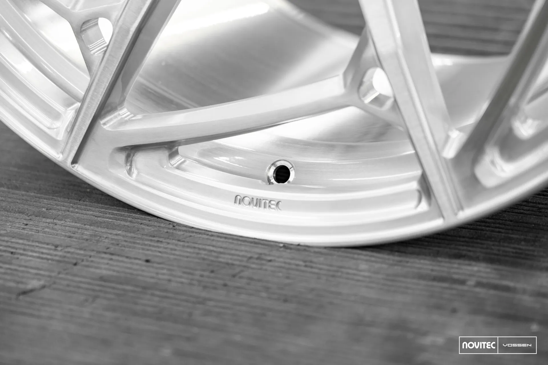 Gloss Clear, 11