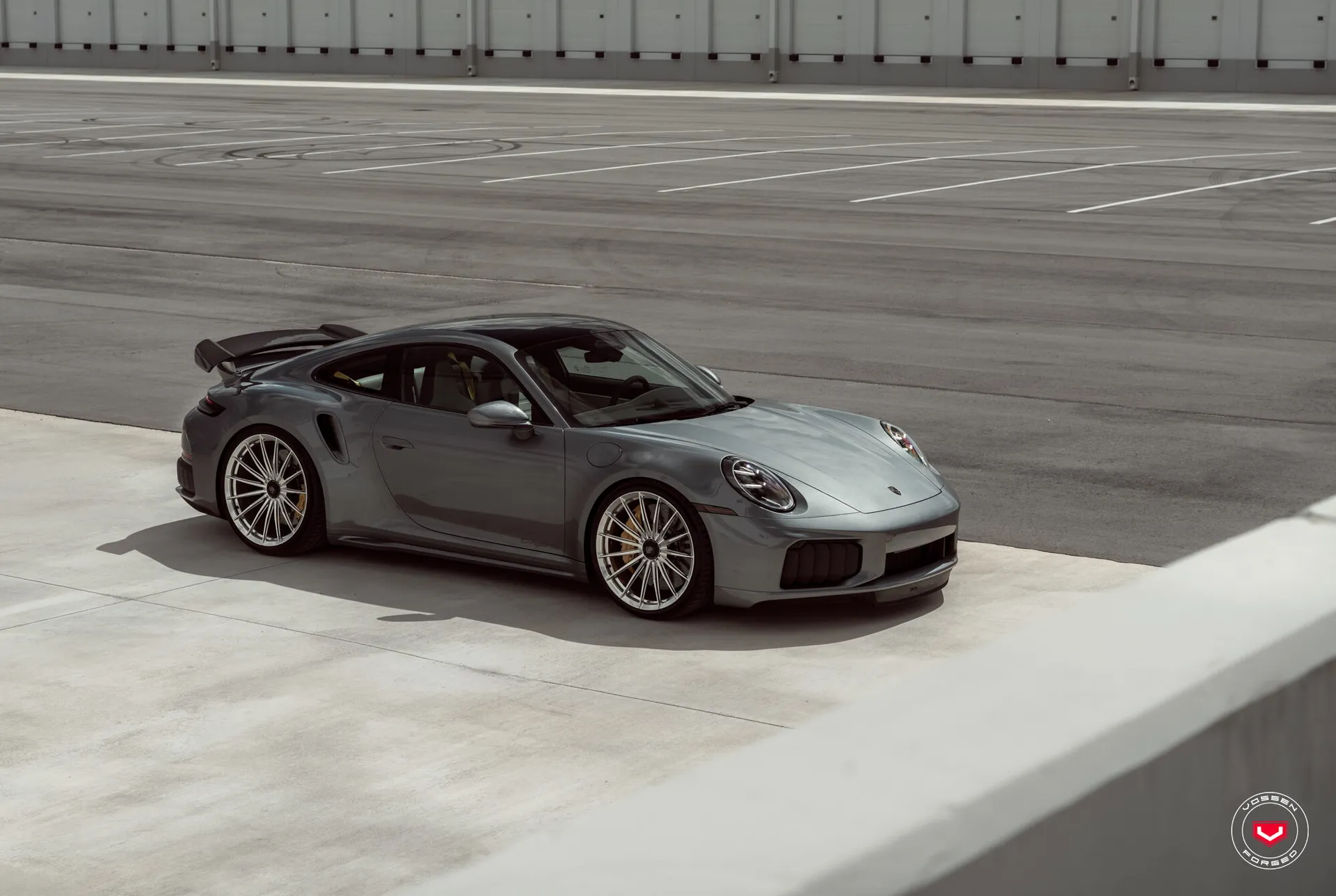 Porsche 992, 6