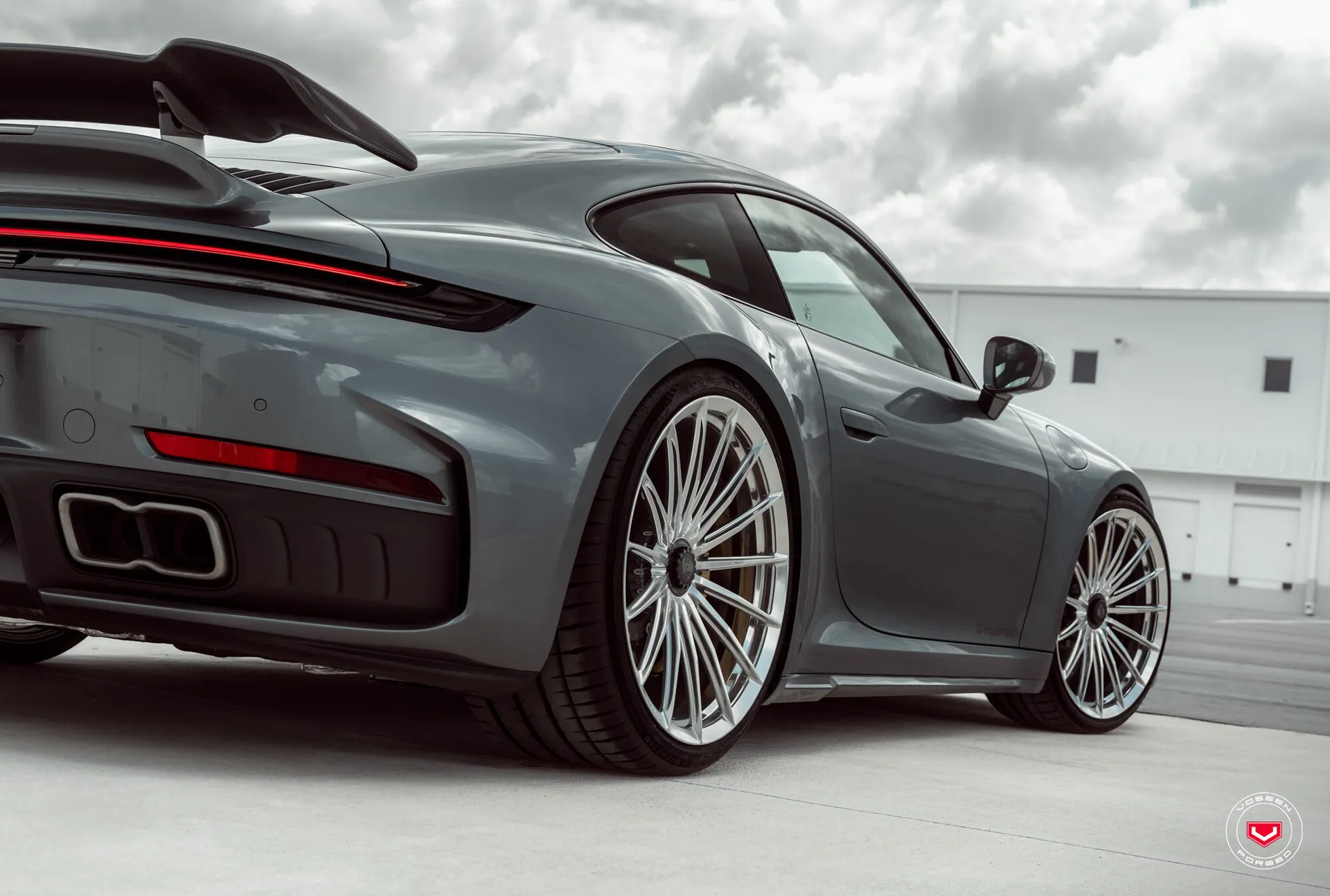 Porsche 992, 4