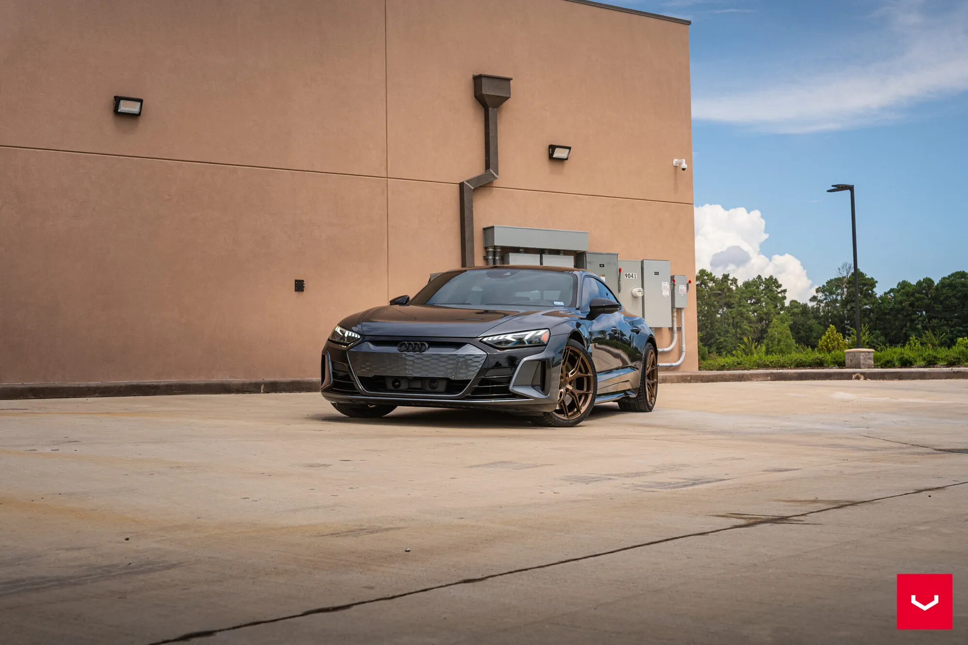 Audi E-Tron, 8