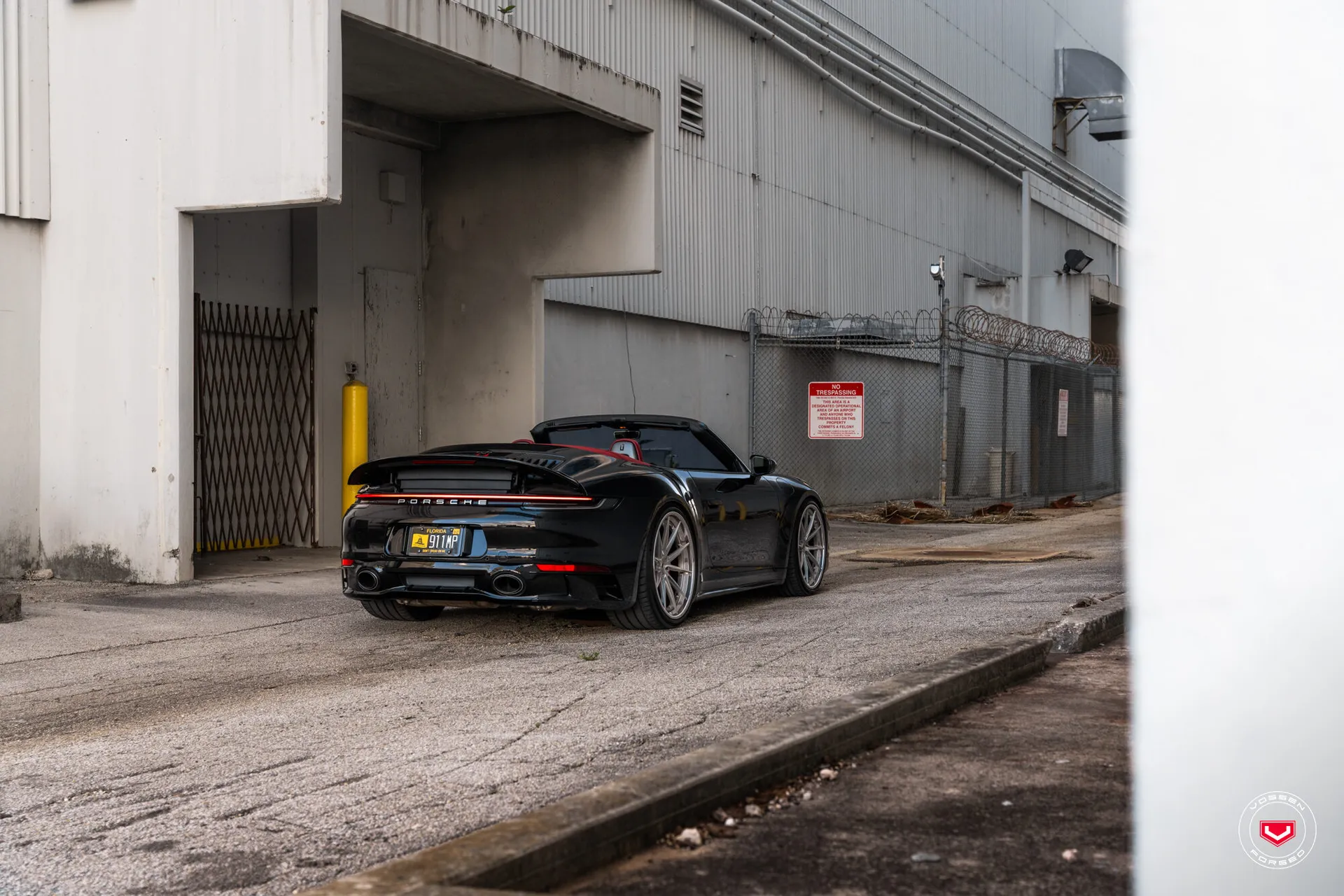 Porsche 992, 8