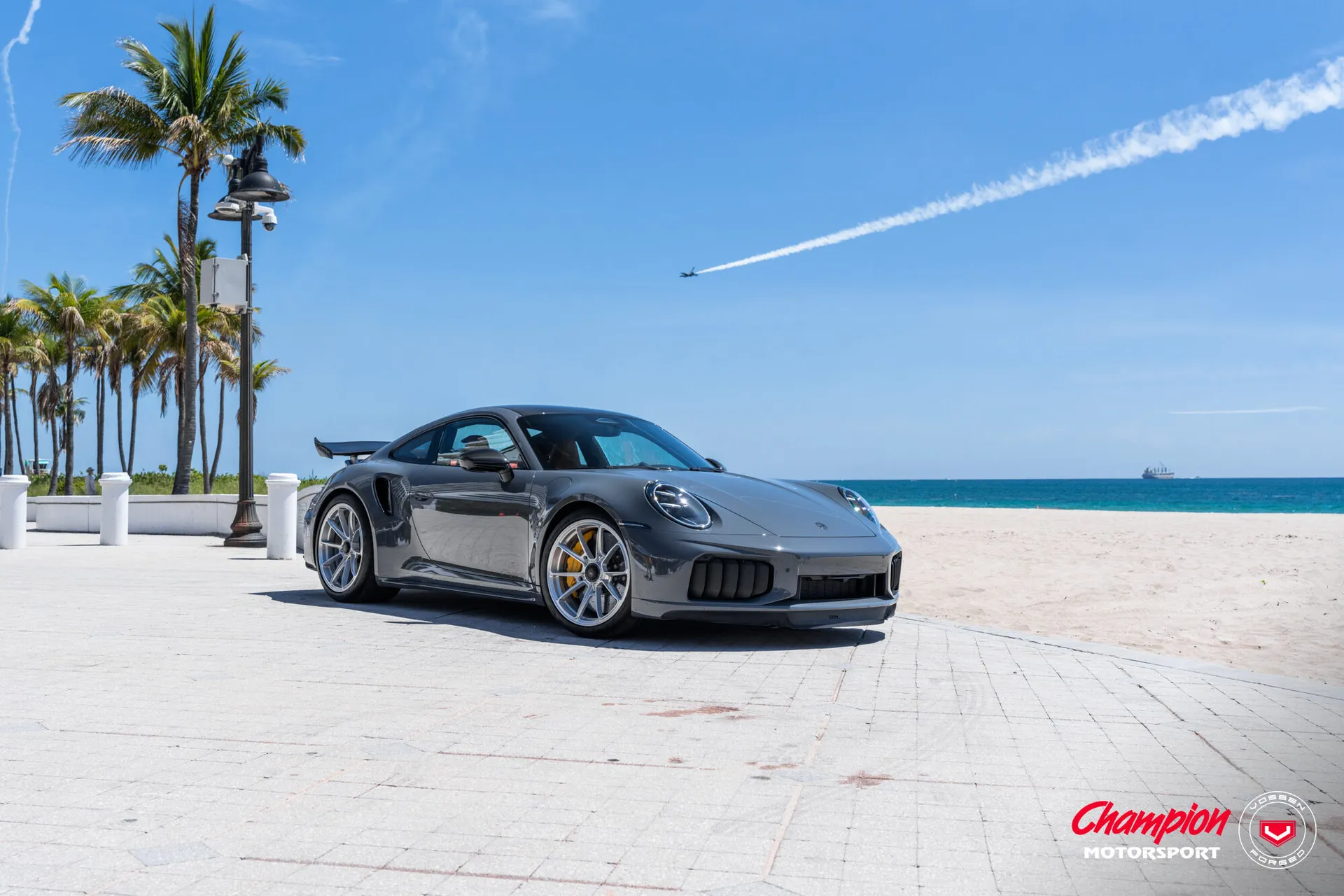 Porsche 992, 8